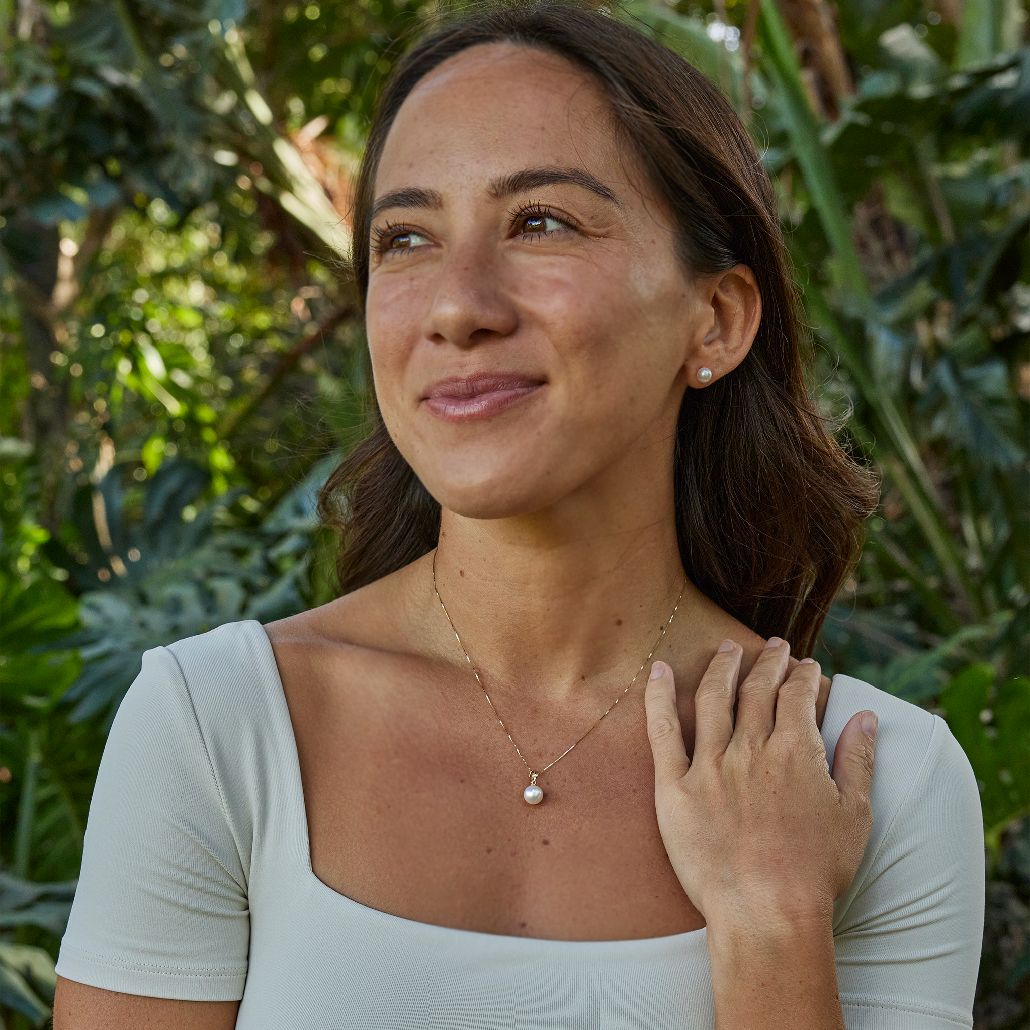 Akoya White Pearl Pendant in Gold