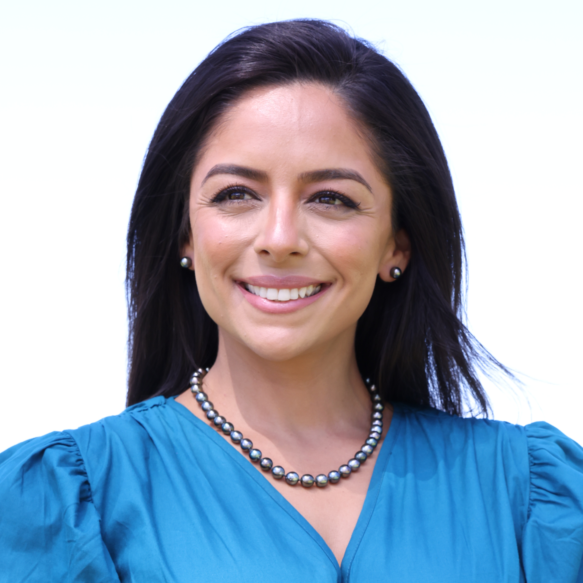 Tahitian Black Pearl Earrings in White Gold - 8-9mm