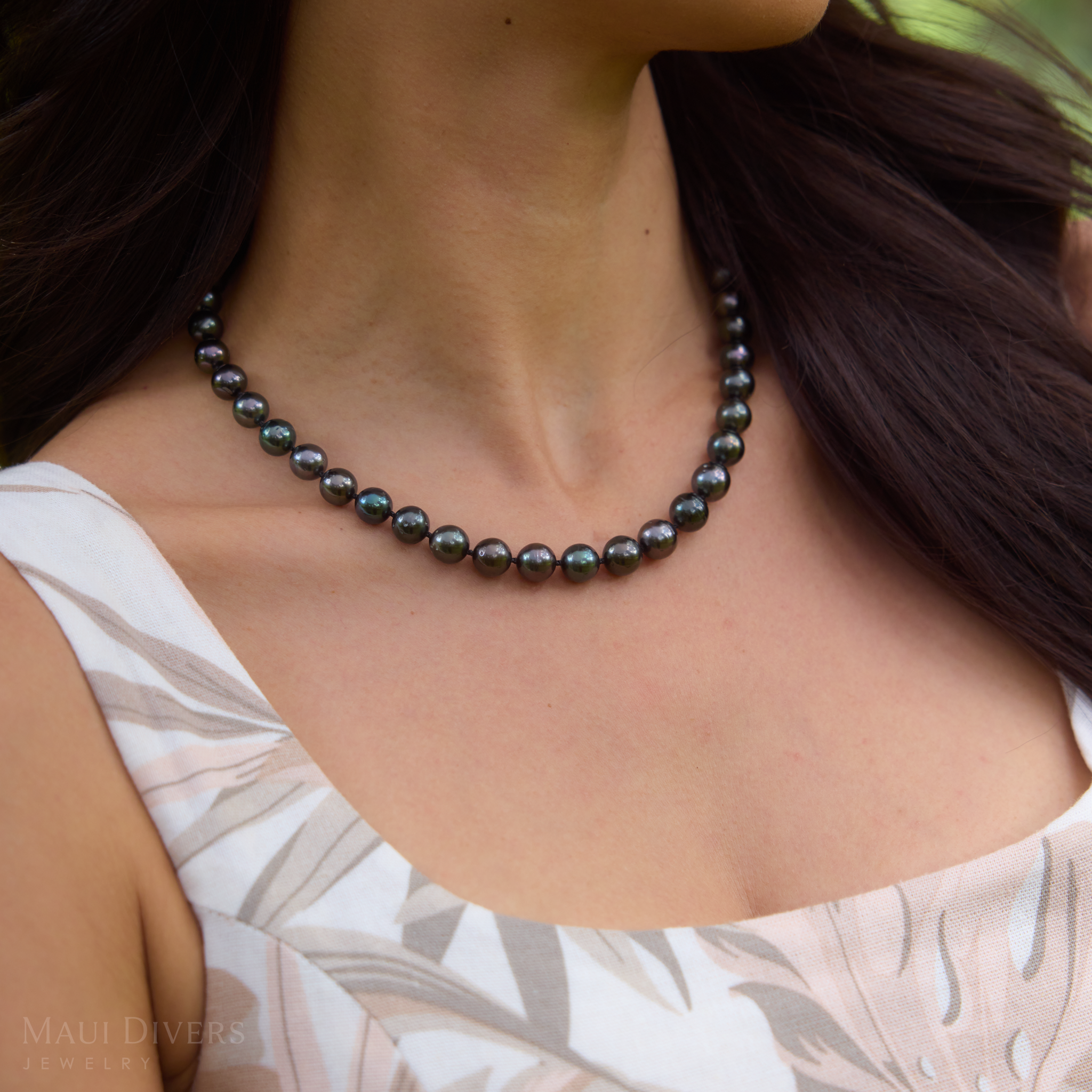 18-19" Tahitian Black Pearl Strand with Gold Clasp - 8-10mm