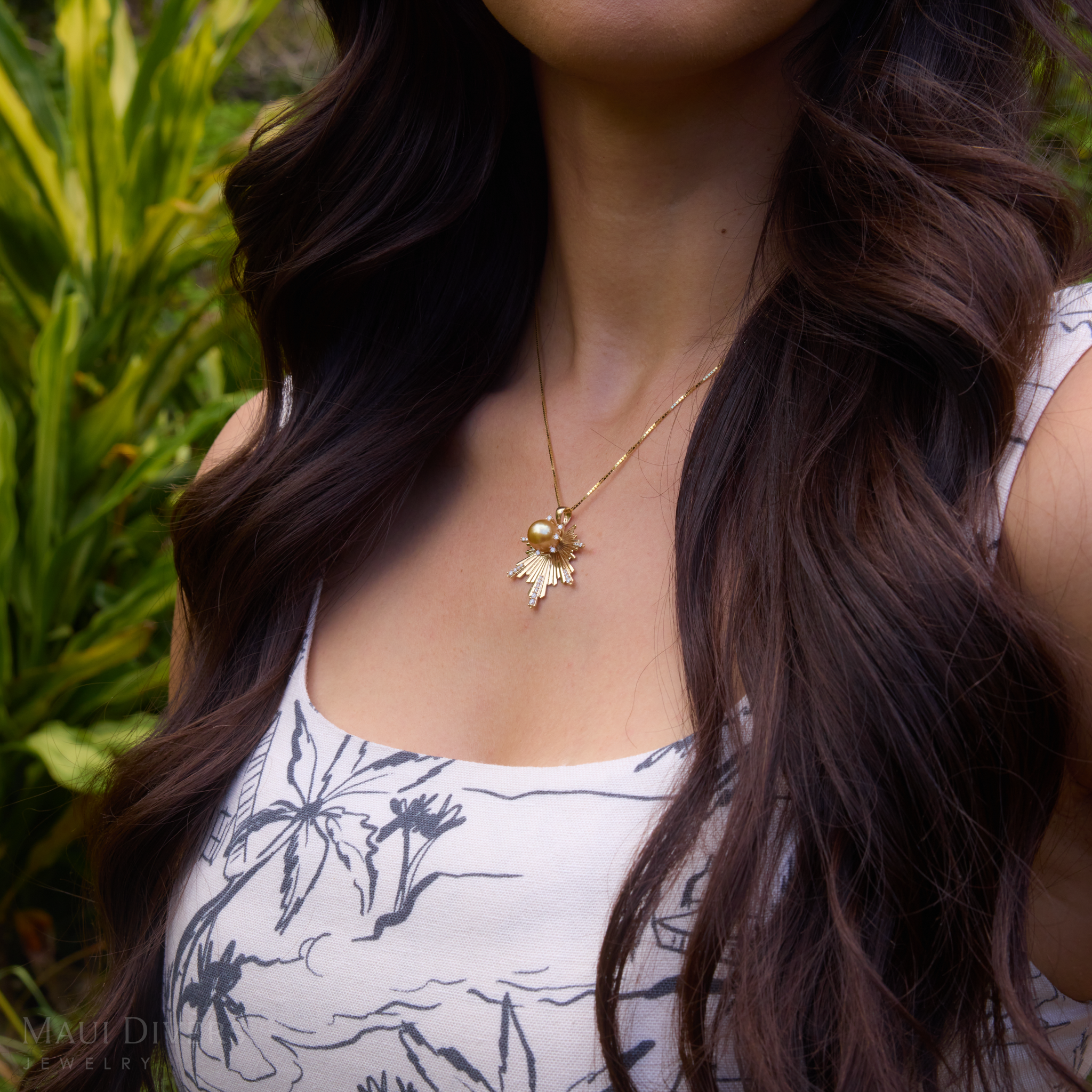 E Hoāla 南洋ゴールドパールペンダント ゴールド ダイヤモンド付き - 27mm