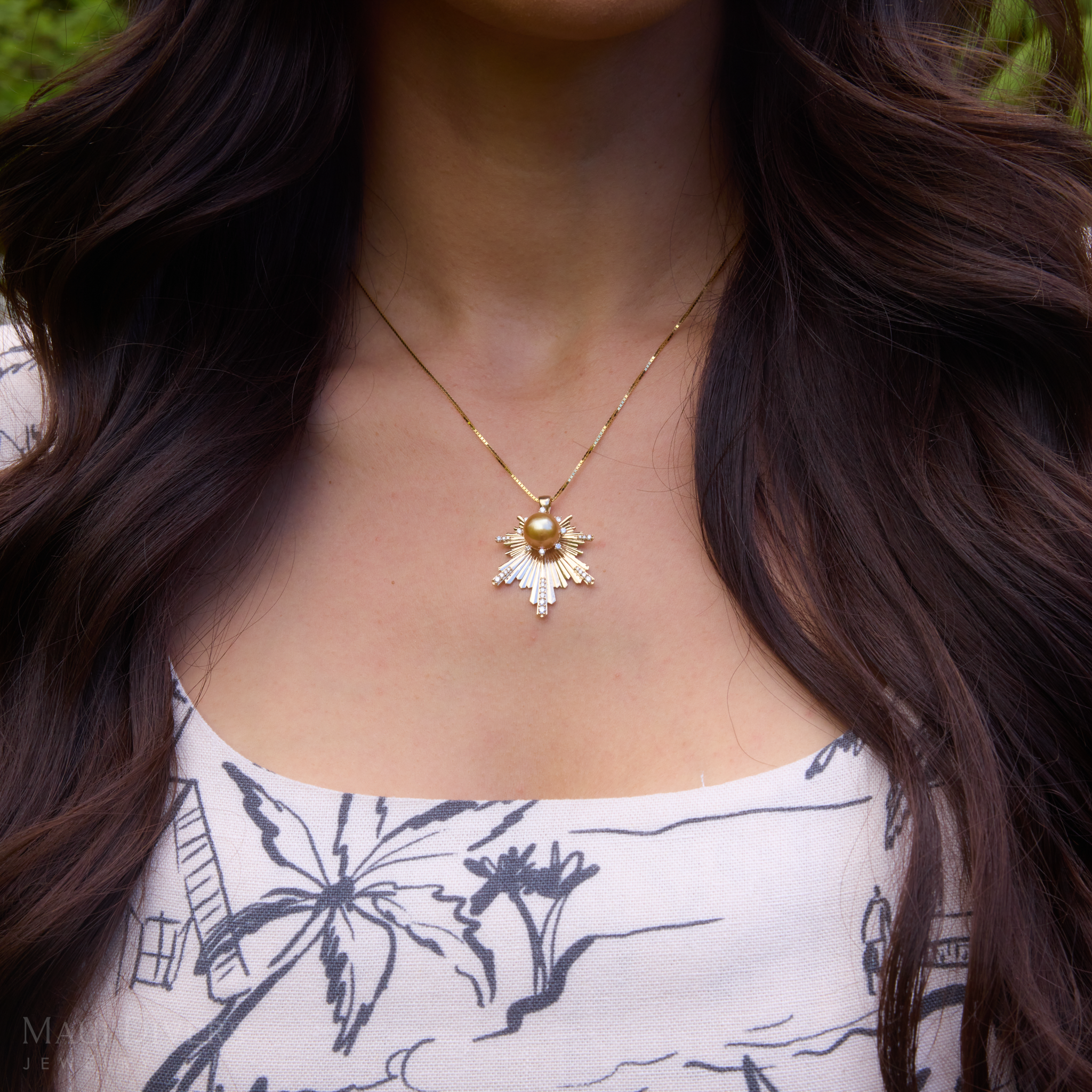 E Hoāla 南洋ゴールドパールペンダント ゴールド ダイヤモンド付き - 27mm