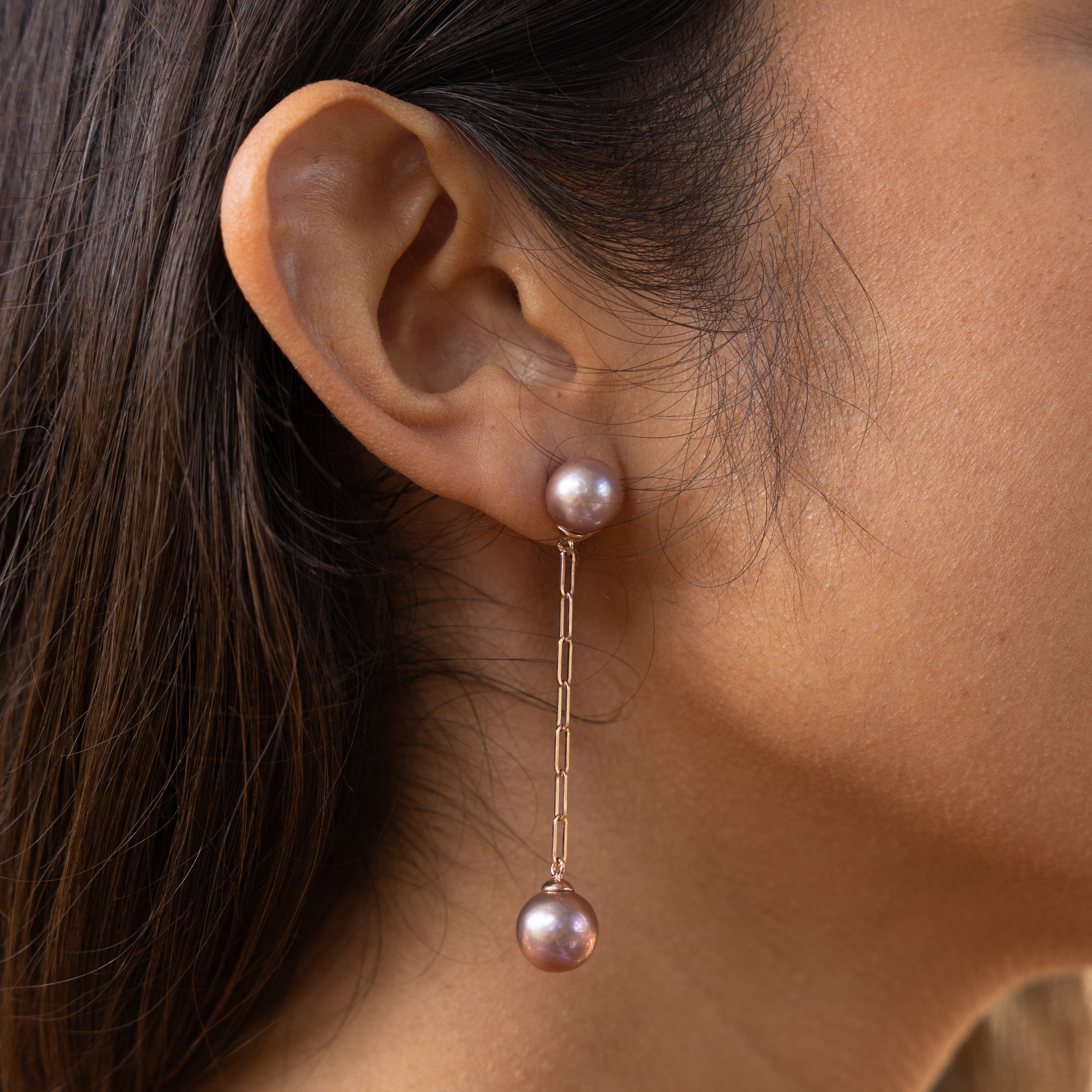 9-10mm Freshwater Ultraviolet Pearl Paperclip Chain Earrings in 14k Rose Gold on ear