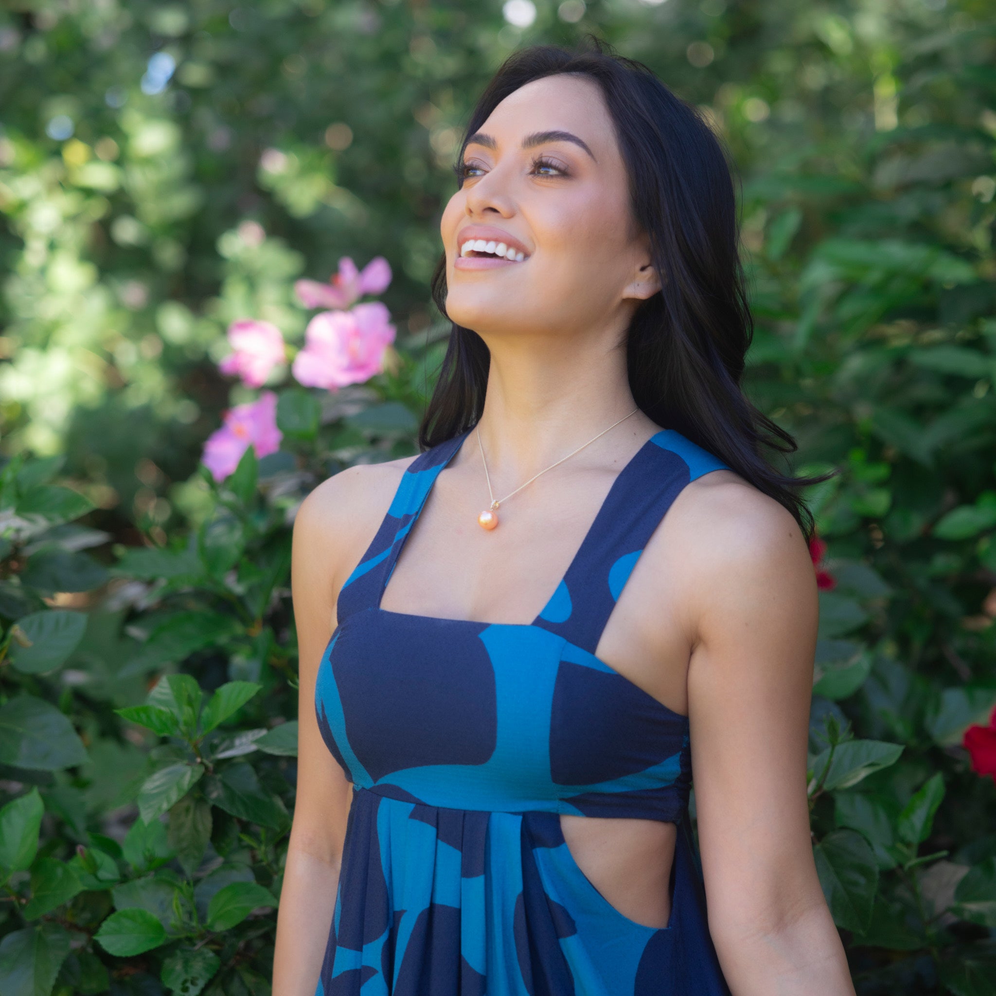 Freshwater Pearl Pendant in Gold with Diamonds - 14-15mm