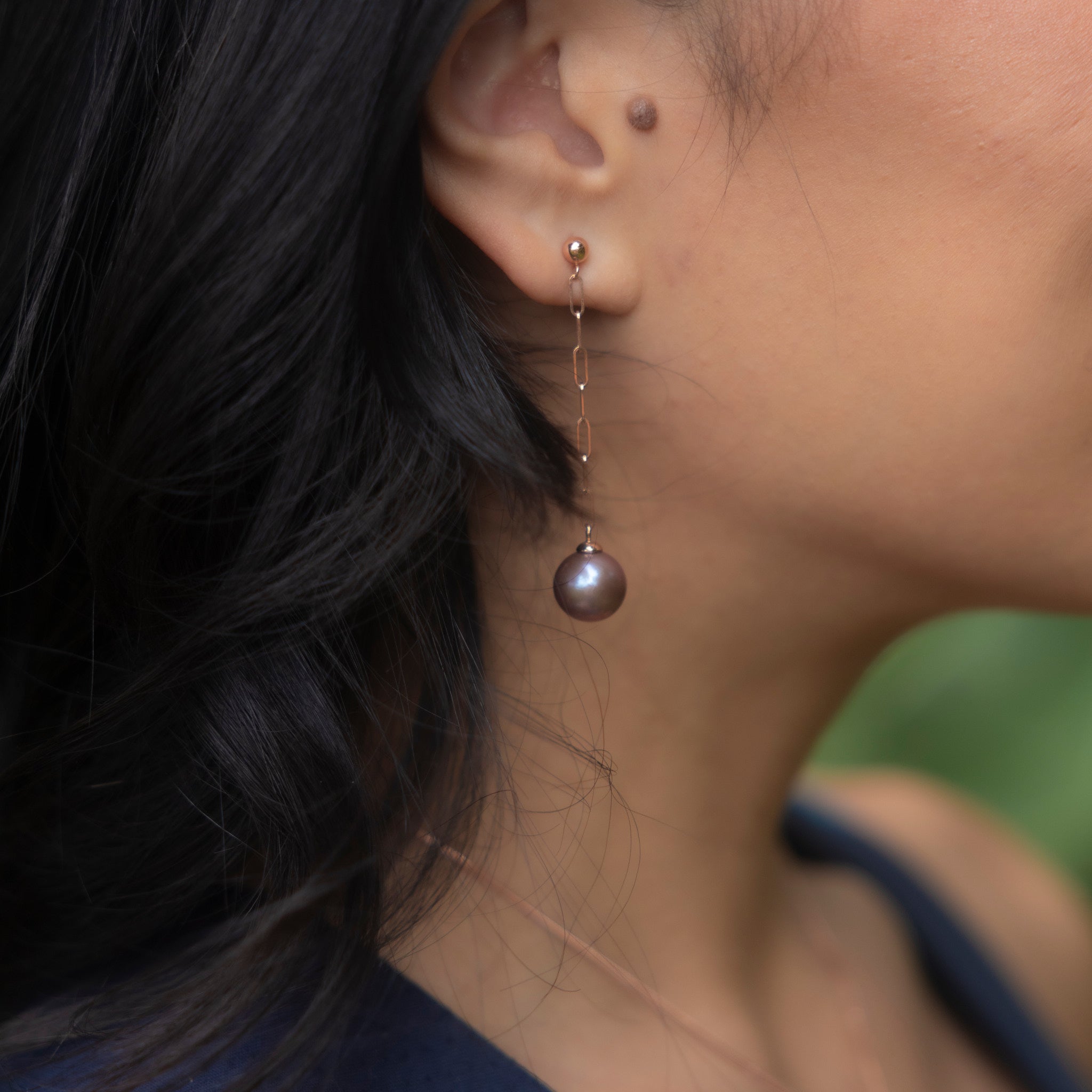 10-11mm Freshwater Ultraviolet Pearl Paperclip Chain Earrings in 14k Rose Gold on ear