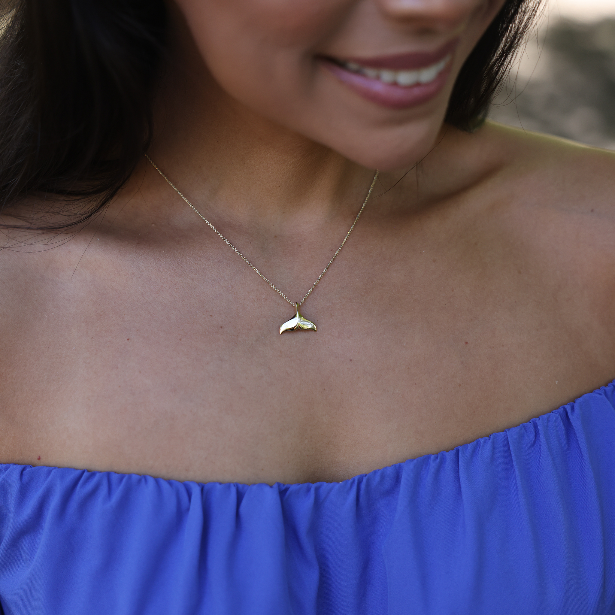 Whale Tail Pendant in Gold - 16mm