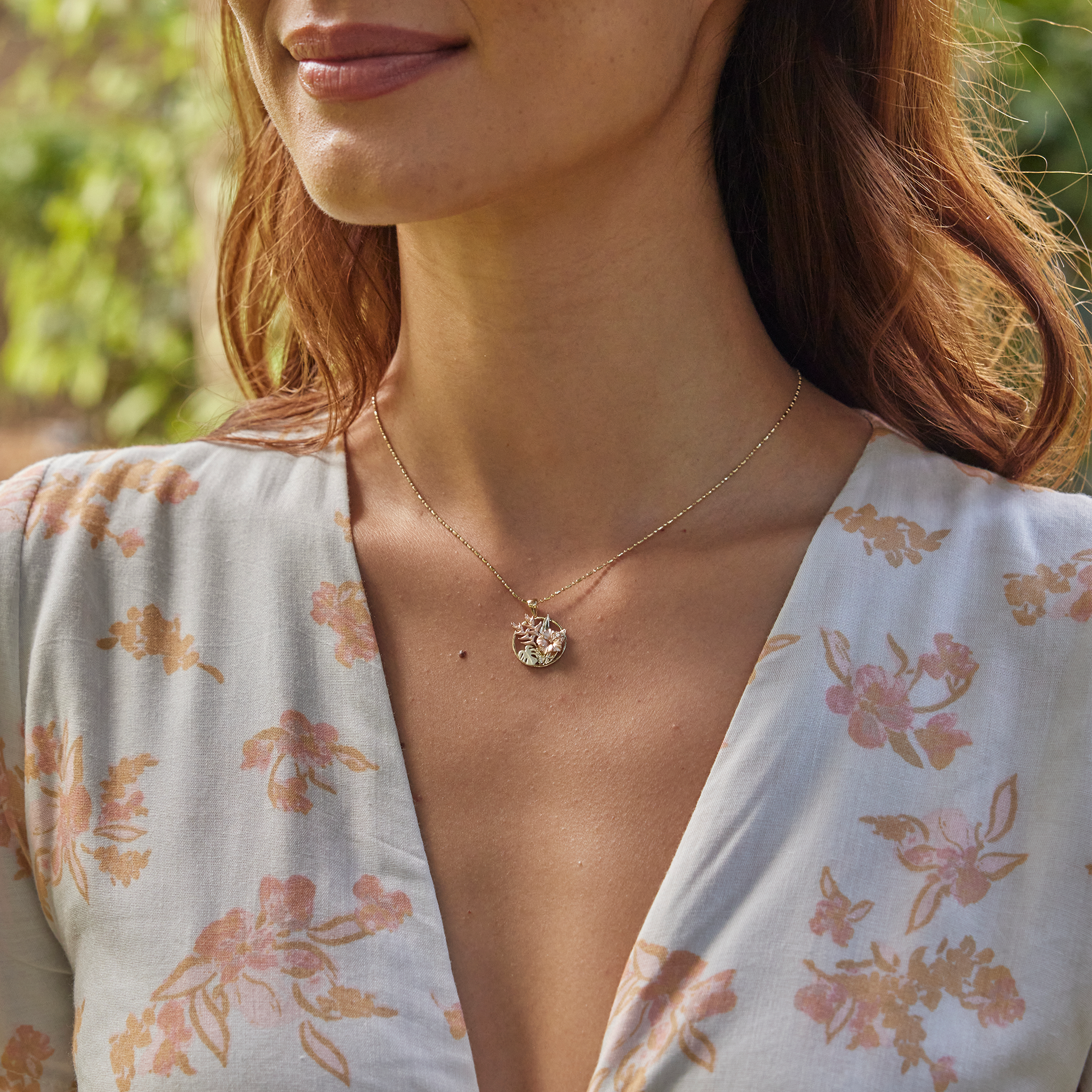 ハワイアン・ガーデンズ・ハイビスカス・ペンダント Tri カラーゴールド ( ダイアモンド ) - 15mm