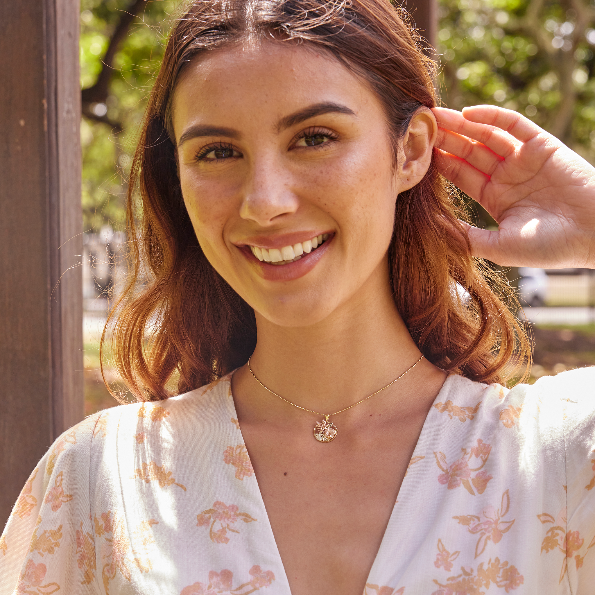 ハワイアン・ガーデンズ・ハイビスカス・ペンダント Tri カラーゴールド ( ダイアモンド ) - 15mm