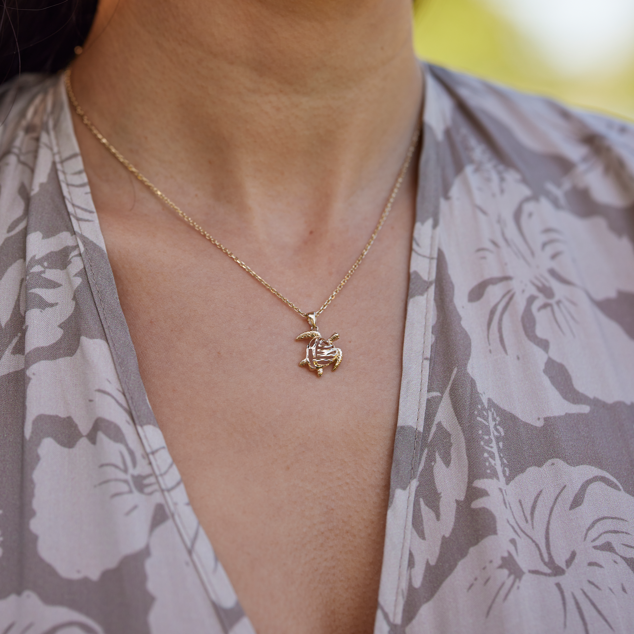 Honu Pendant in Gold - 15mm