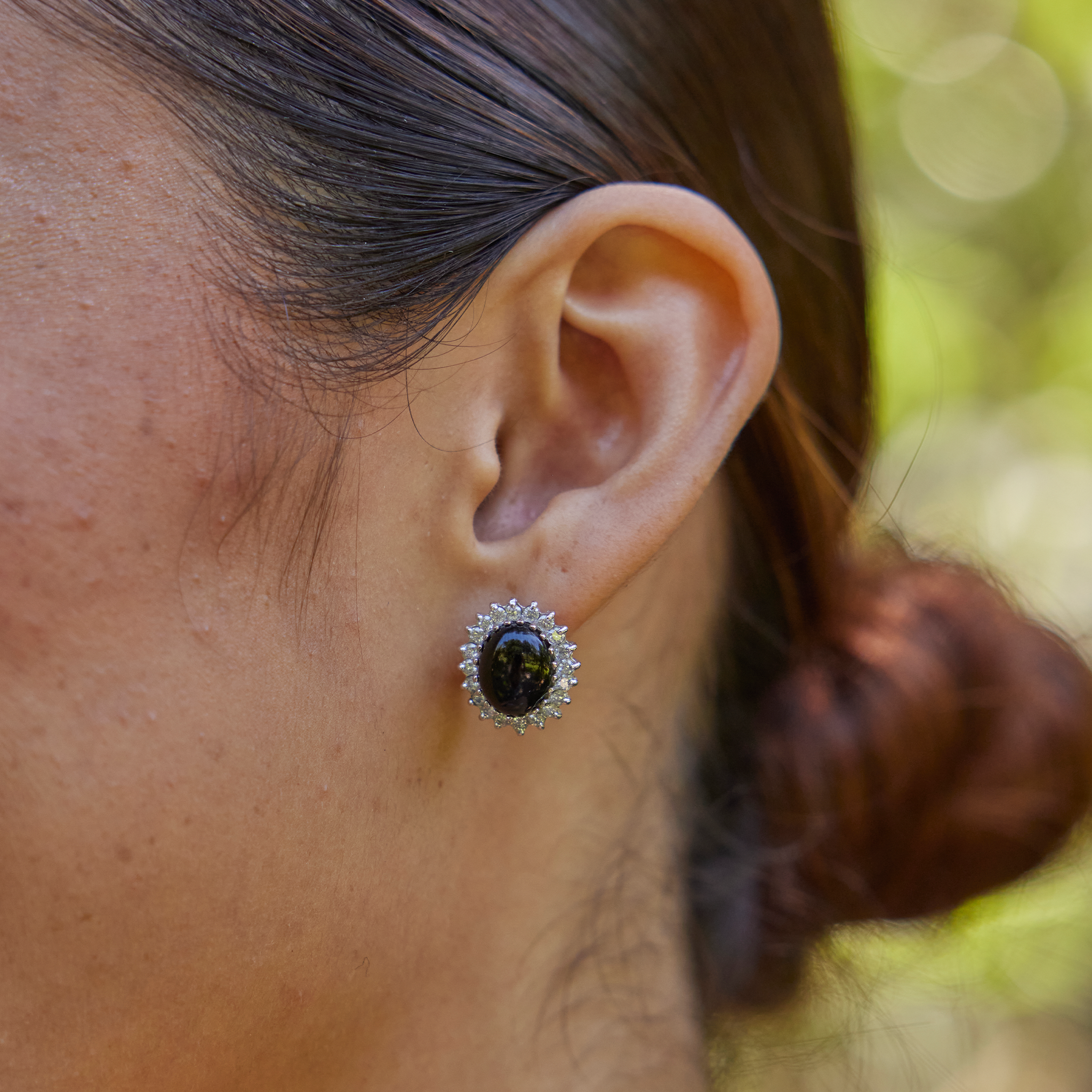 Princess Ka‘iulani Black Coral Earrings in White Gold with Diamonds - 15.5mm