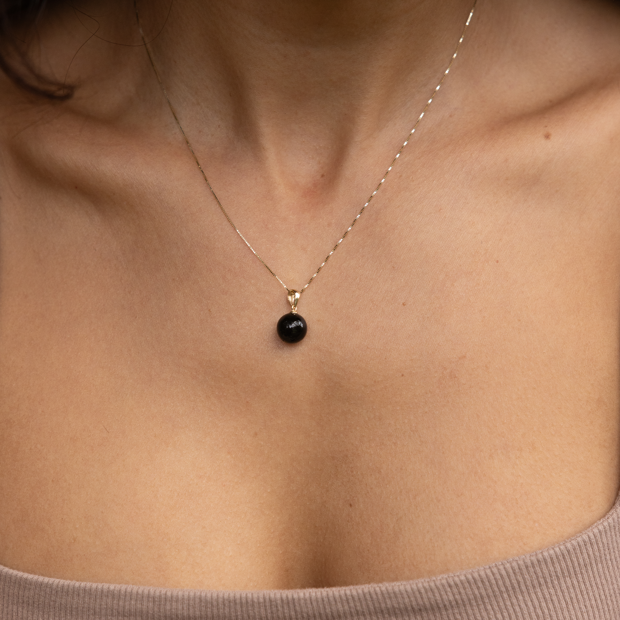 Hawaiian Black Coral Pendant in Gold - 9-9.9mm