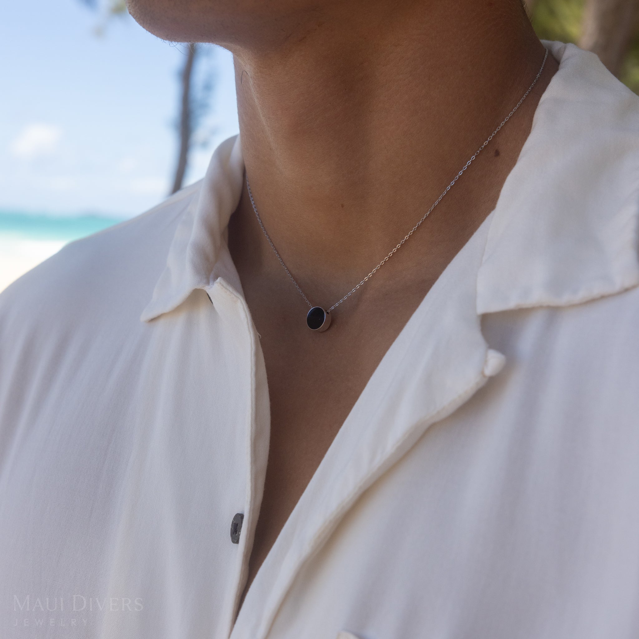 16-18" Adjustable Eclipse Flipside Black Coral & Mother of Pearl Necklace in White Gold - 9mm