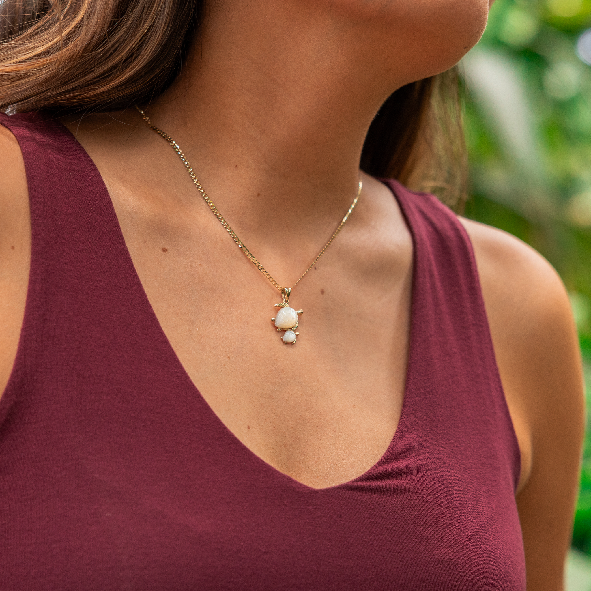 Honu Mother of Pearl Pendant in Gold - 24mm