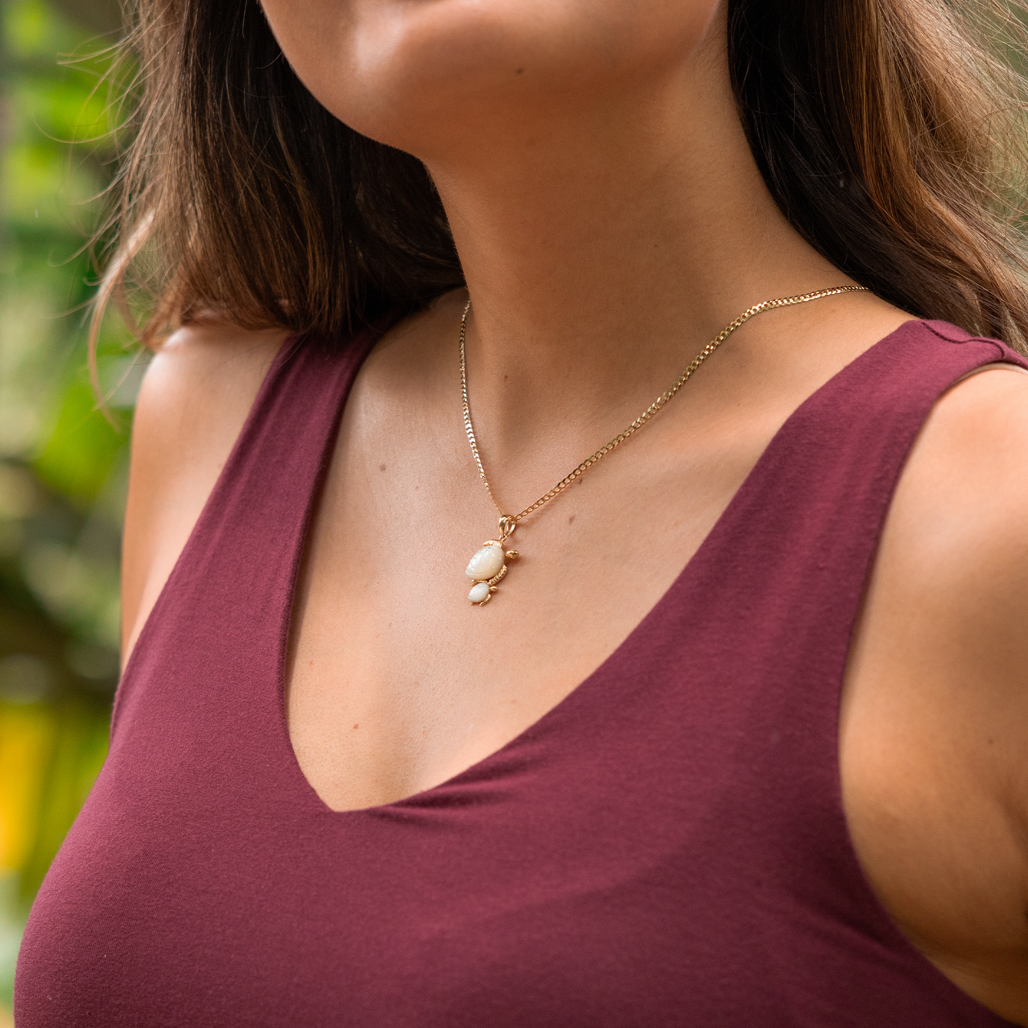 Honu Mother of Pearl Pendant in Gold - 24mm