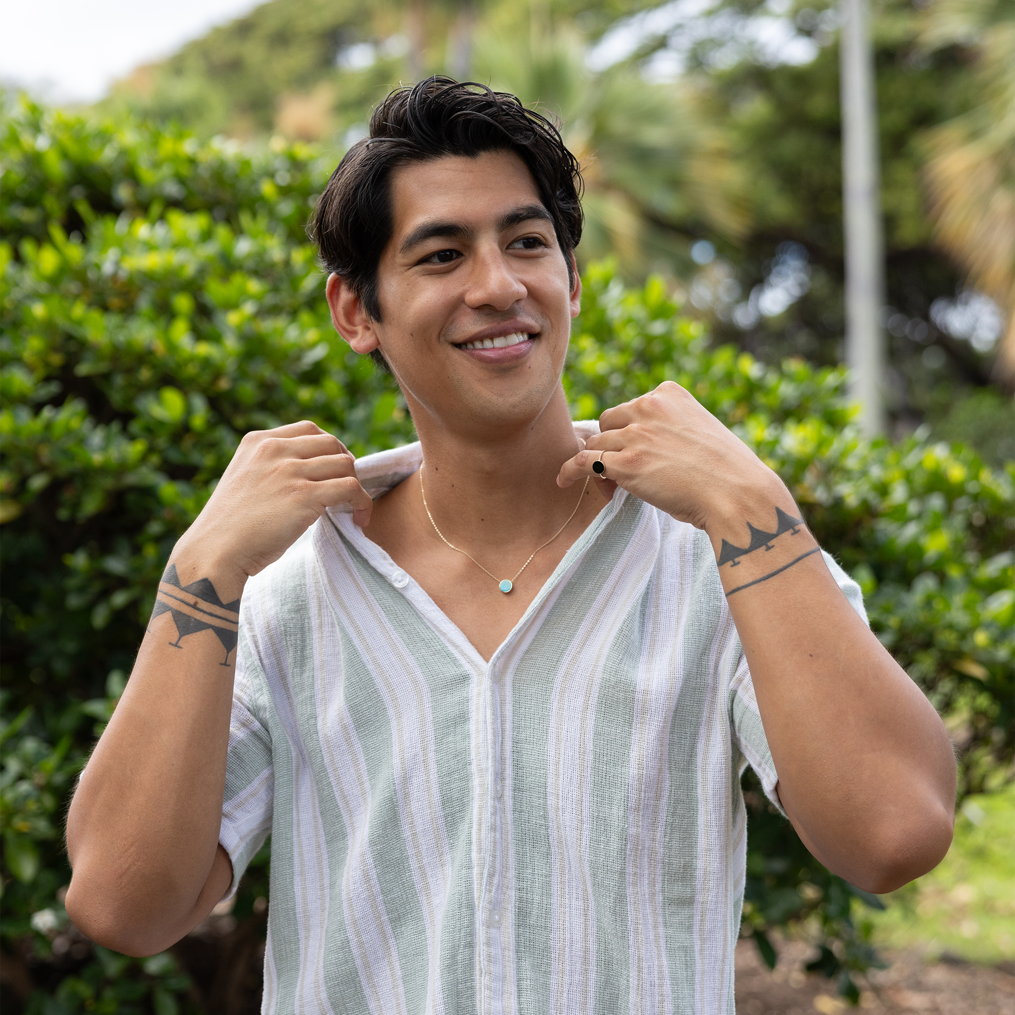 16-18 "調整可能なEclipse Flipside Turquoise&Mother of Pearl Necklace in Gold -9mm