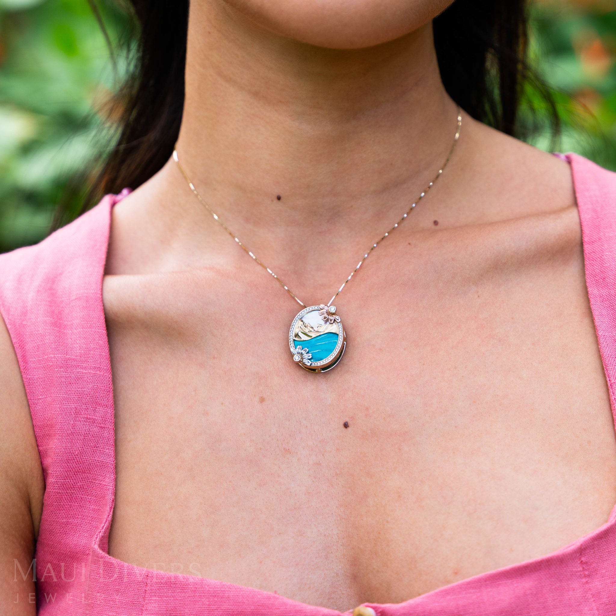 ビーチ&マウンテン ナウパカ ターコイズ&マザーオブパールペンダント トリカラーゴールド ダイヤモンド付き