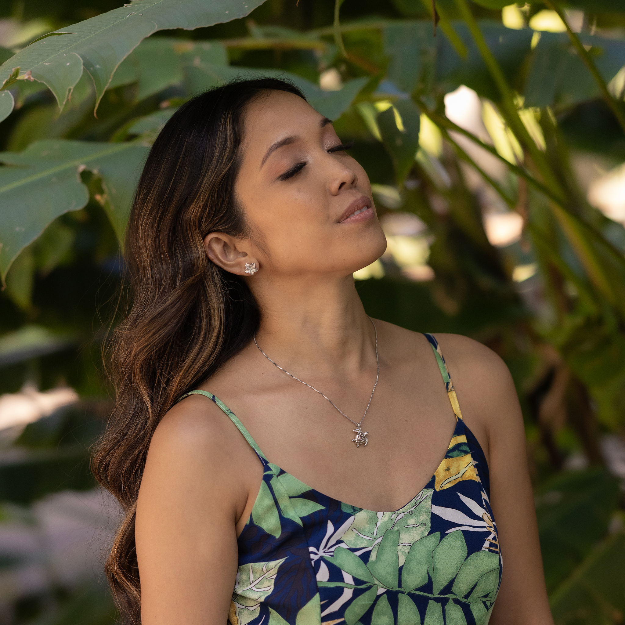 スターリング・シルバーのPlumeria Earrings-13mm