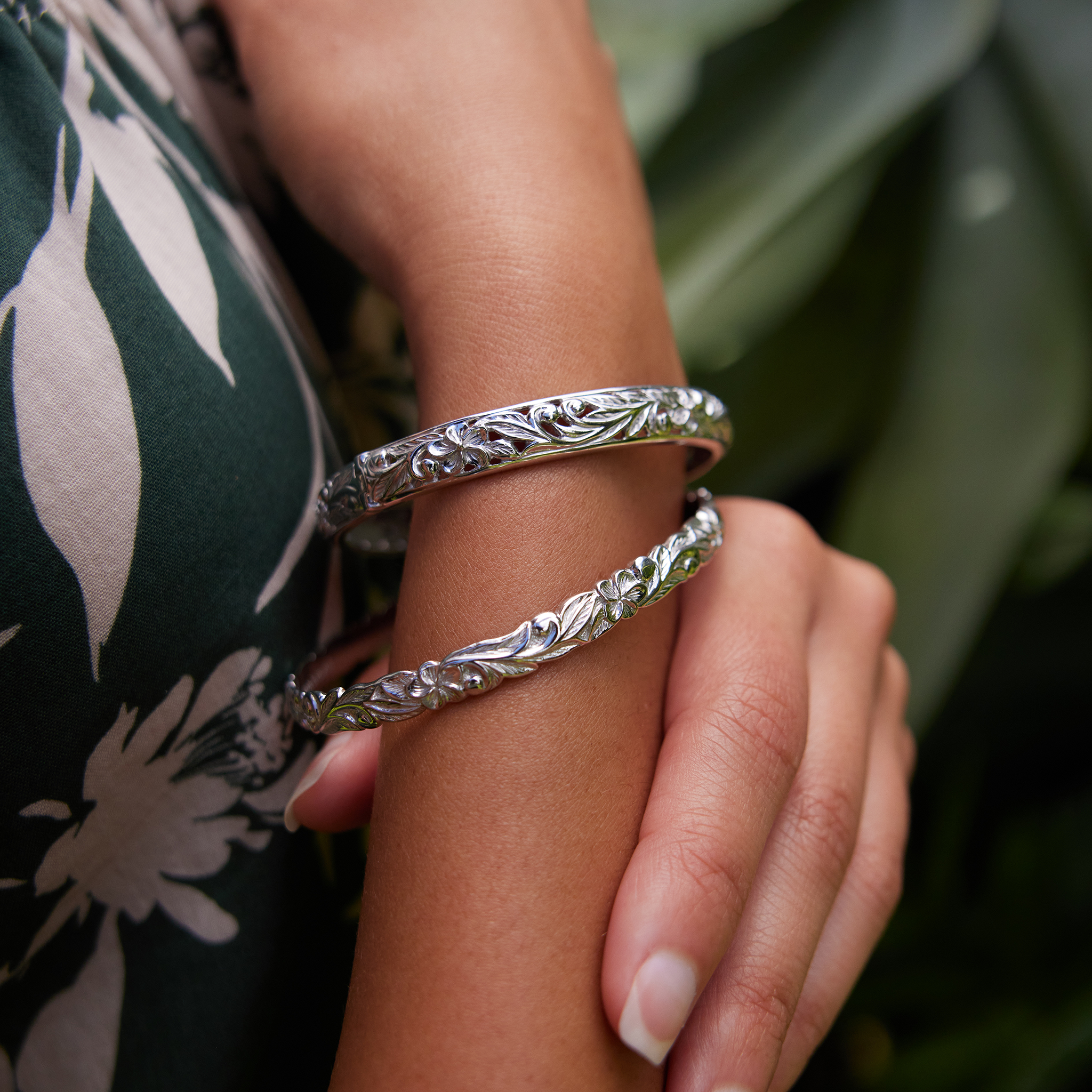 ハワイアンの家宝のプルメリアブレスレットのスターリングシルバー -  8mm