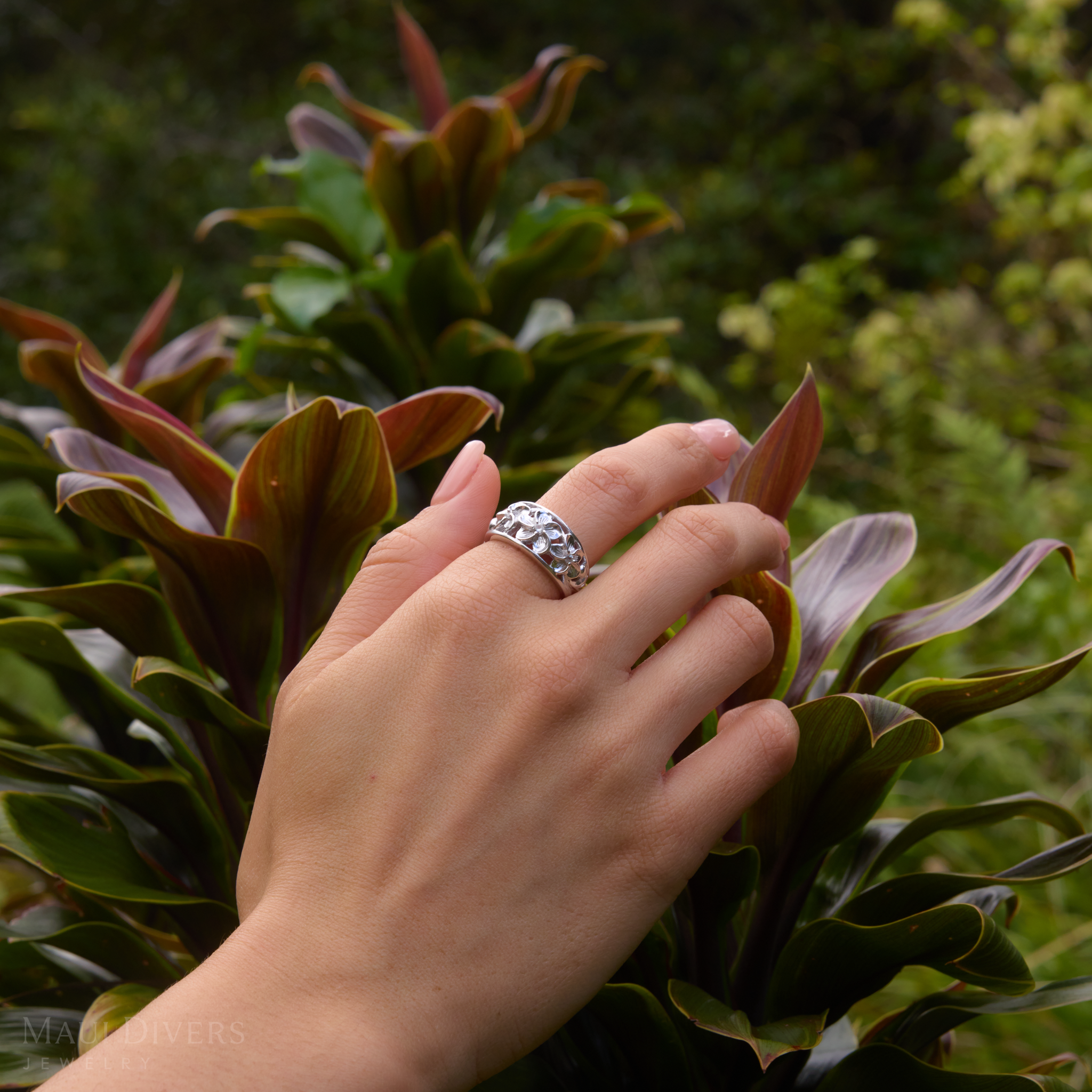 Hawaiian Heirloom Plumeria White Sapphire Ring in Sterling Silver - 11mm