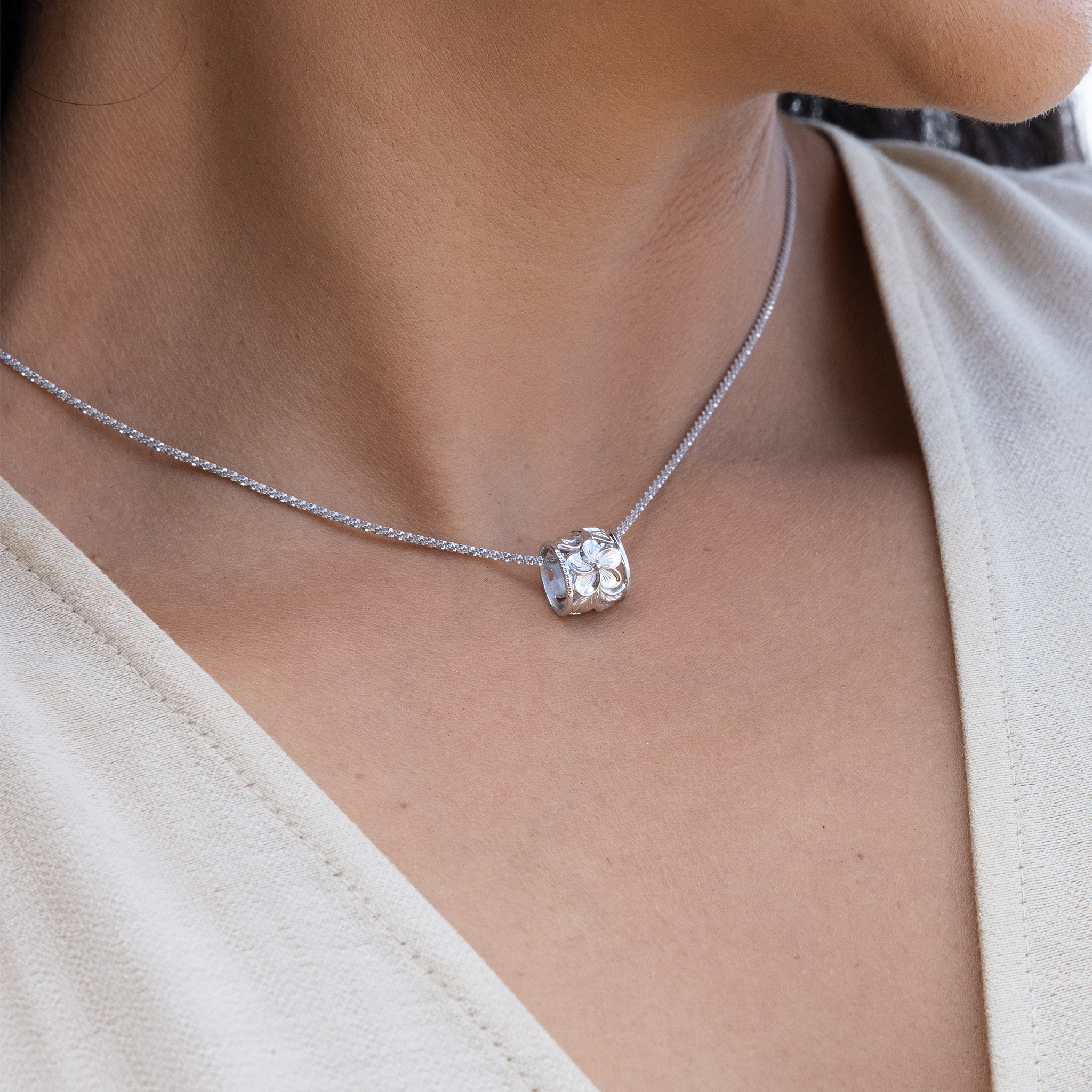 Hawaiian Heirloom Plumeria Barrel Pendant in White Gold - 11mm