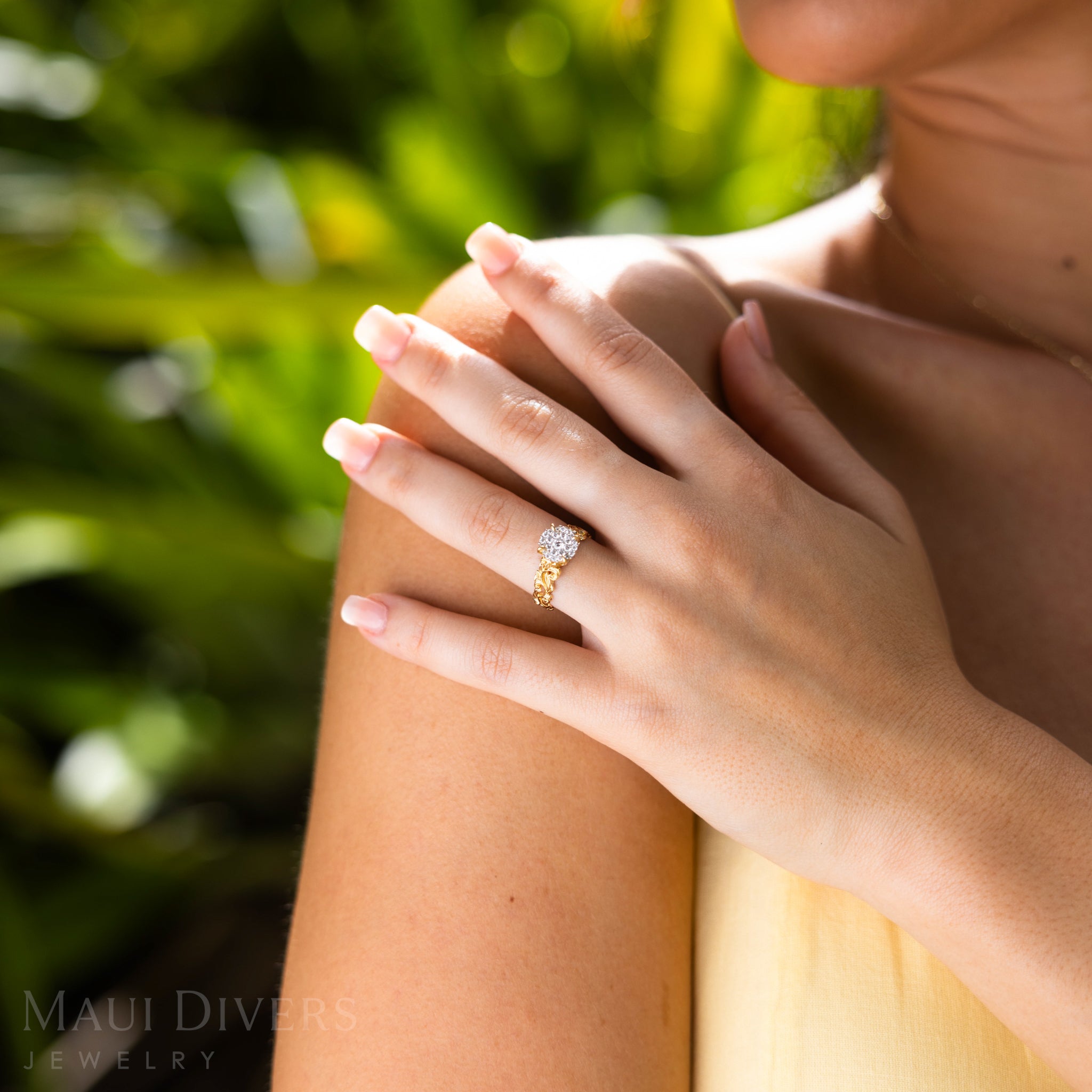 ダイヤモンドと金のハワイアンの家宝婚約指輪