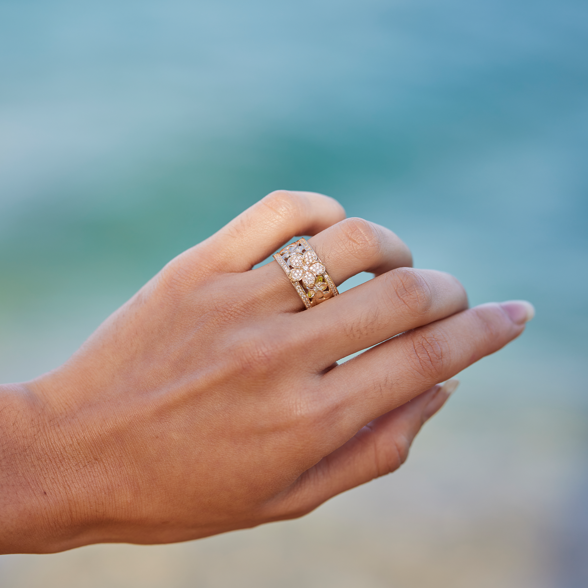 ハワイアンヒールームプルメリアの婚約指輪ダイヤモンドと金の婚約指輪 - 10mm