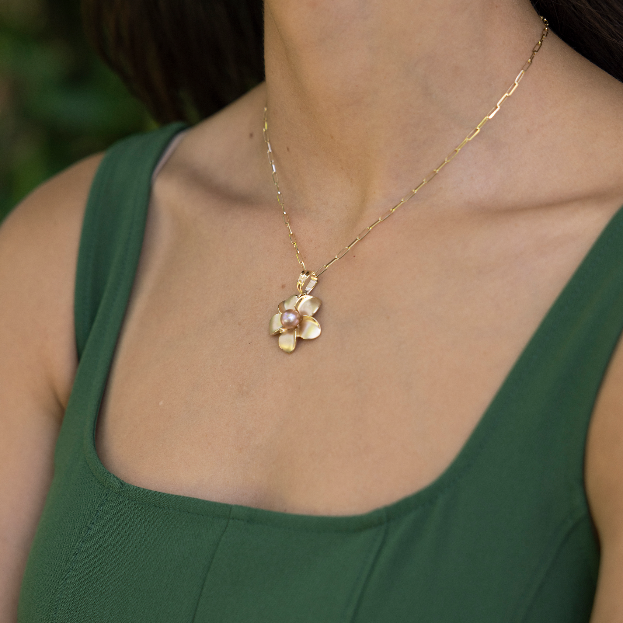 Pick A Pearl Plumeria Pendant in Gold - 23mm