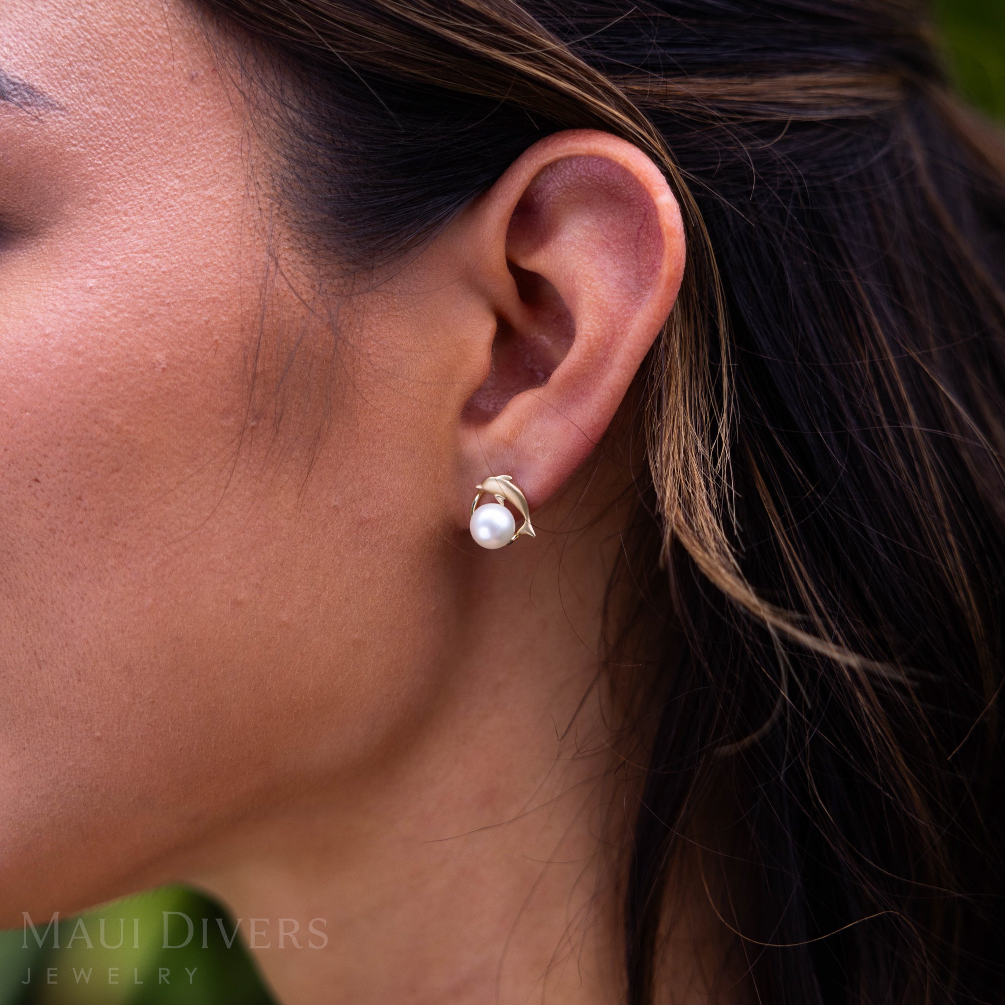 Pick A Pearl Bubble Dolphin Earrings in Gold - 12mm