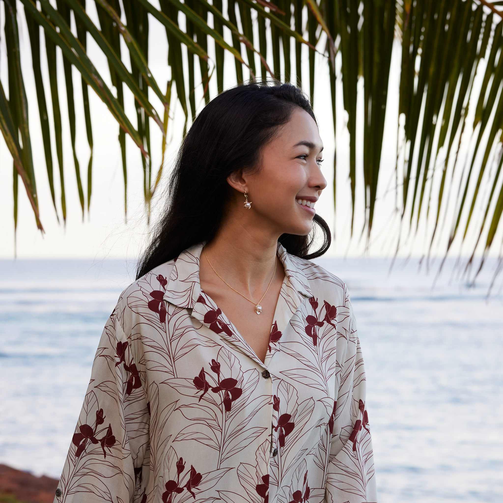 Pick A Pearl Honu Earrings in Gold - 13mm