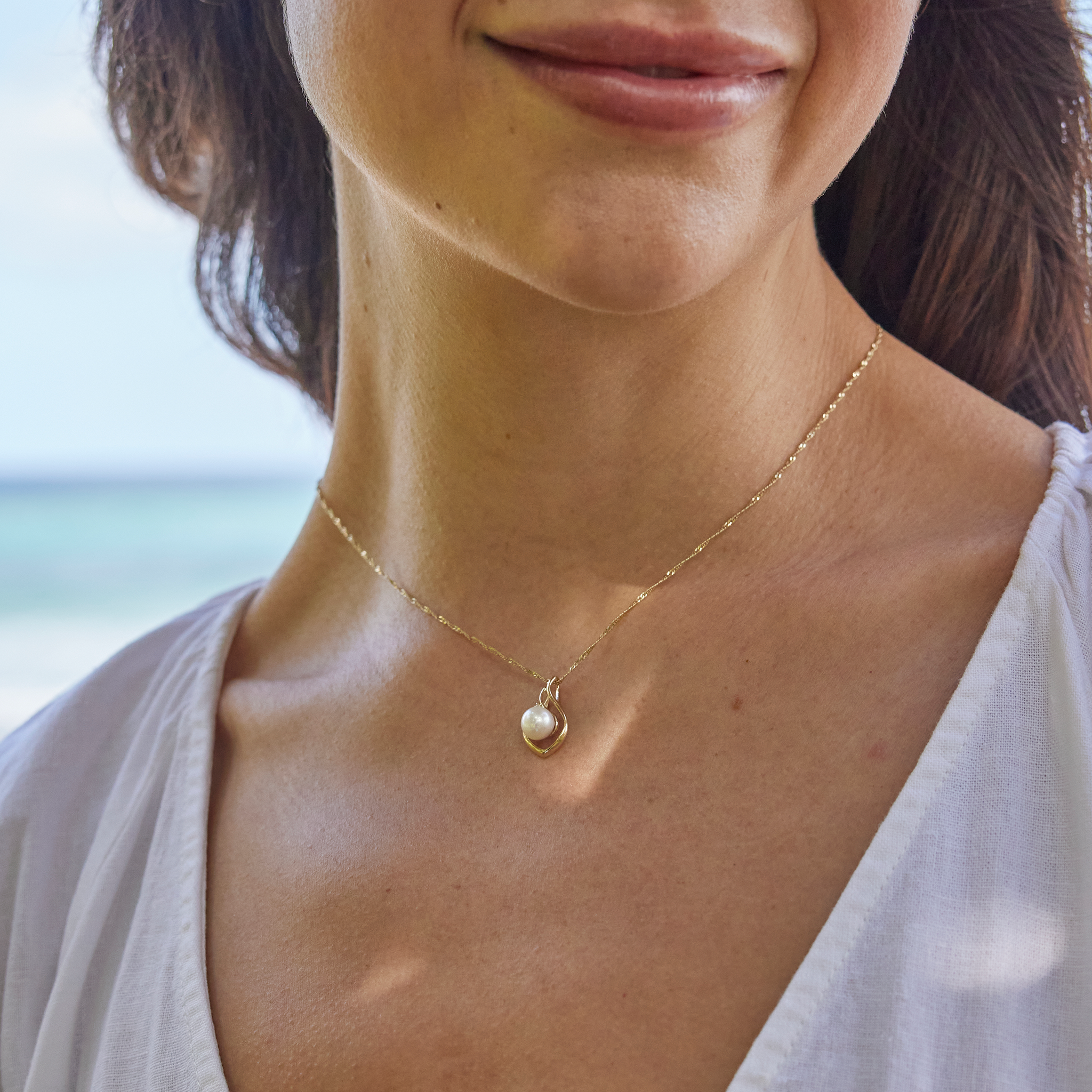 Pick A Pearl Ocean Wave Pendant in Gold with Diamond - 18mm