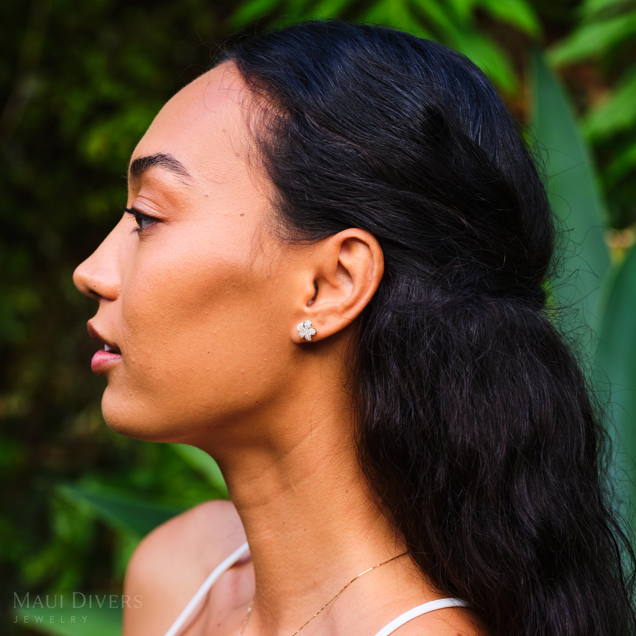 Plumeria-Ohrringe in Gold mit Diamanten – 11 mm