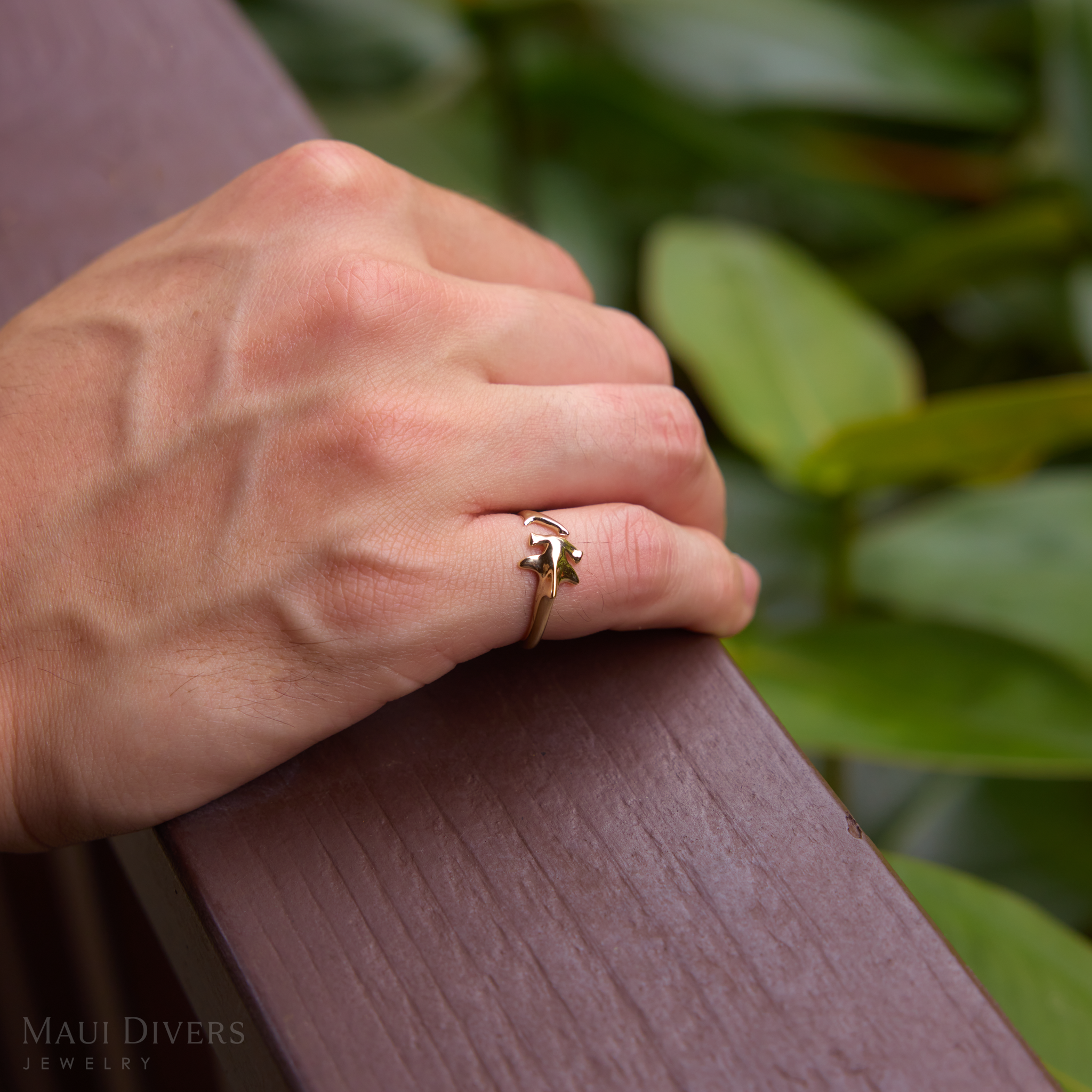 Hammerhead Shark Ring in Gold.