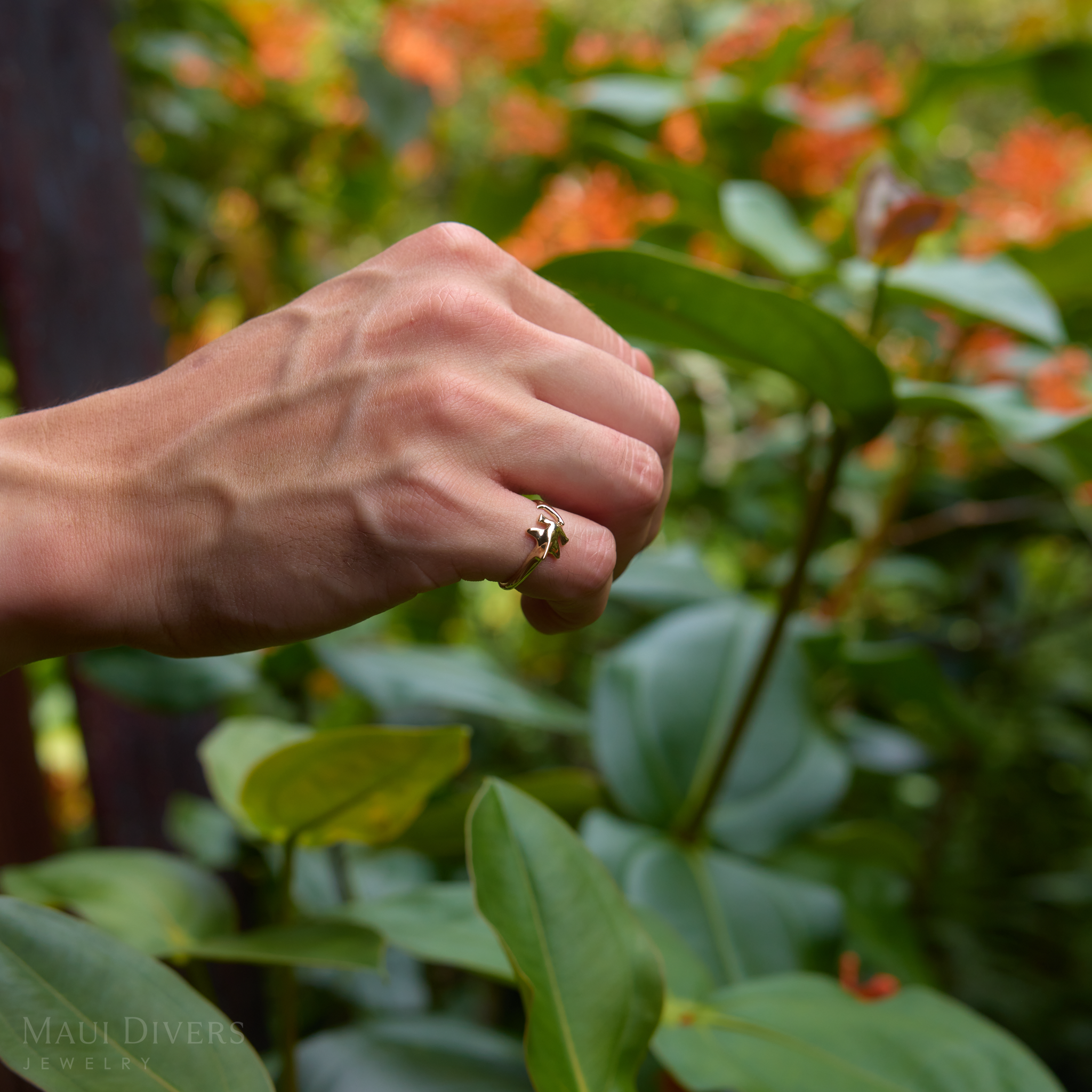 Hammerhead Shark Ring in Gold.