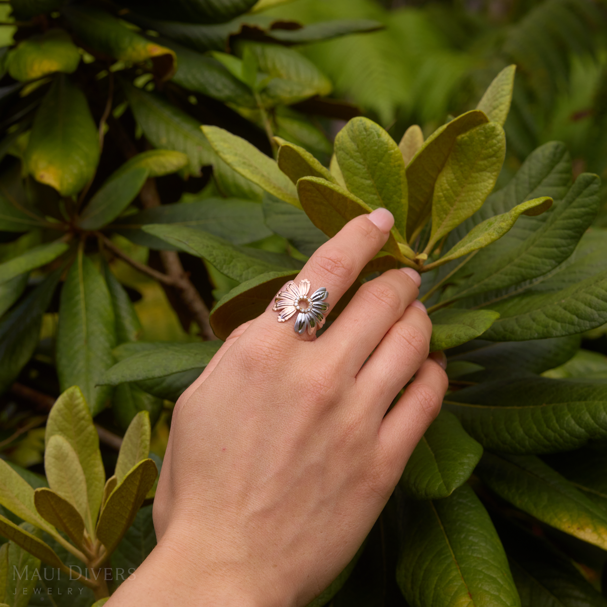 ビーチ&マウンテン ナウパカ リング トリカラー ゴールド ダイヤモンド付き