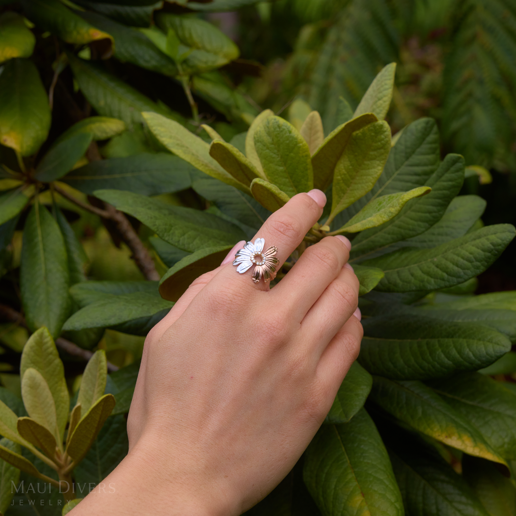 ビーチ&マウンテン ナウパカ リング トリカラー ゴールド ダイヤモンド付き