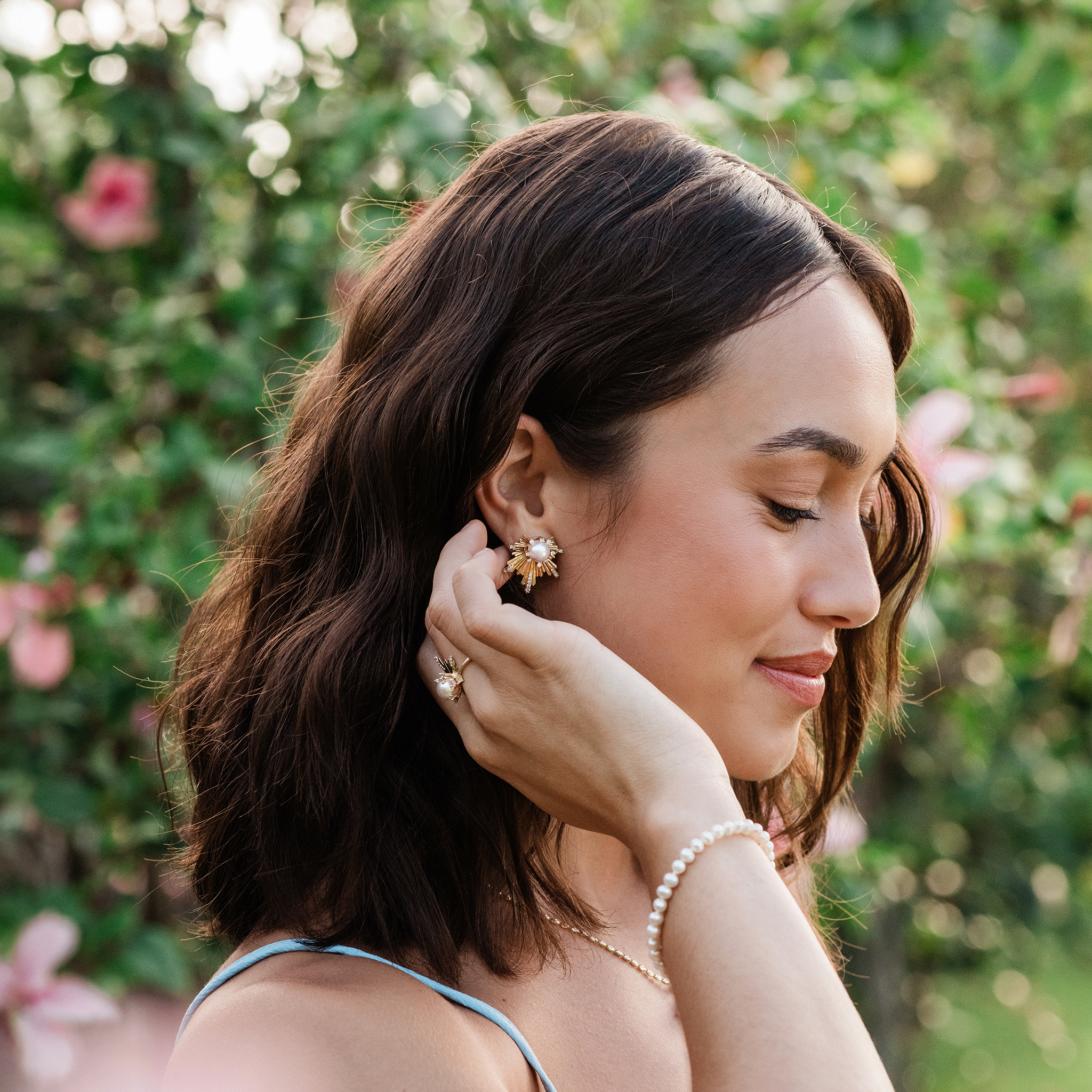 アコヤのパール・イアリングス、ダイアモンズとの間で 23mm