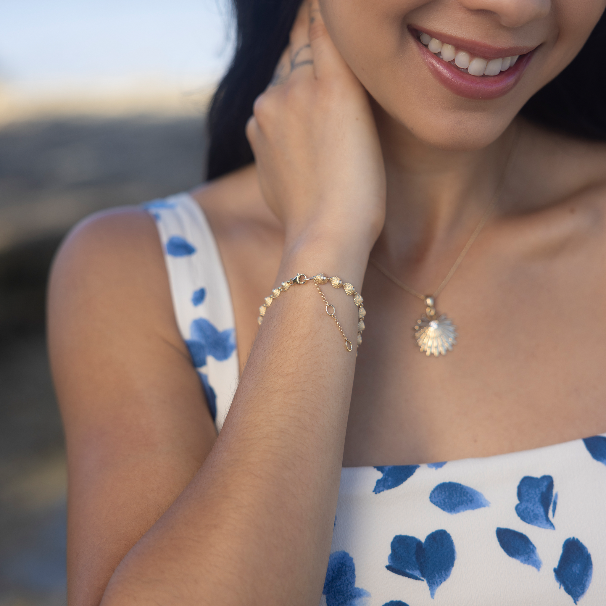 7-8.5" Adjustable ʻOpihi Bracelet in Gold with Diamonds