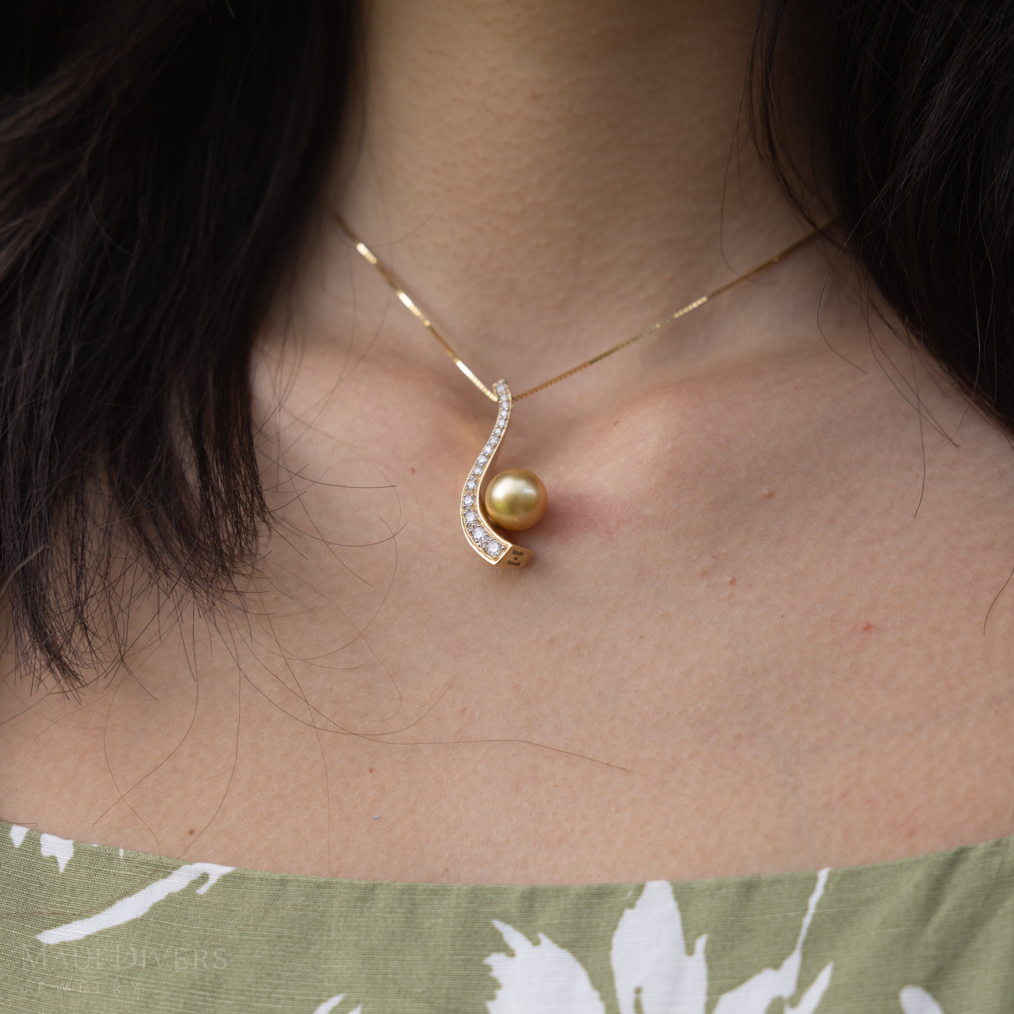 South Sea Gold Pearl Pendant in Gold with Diamonds - 11-12mm