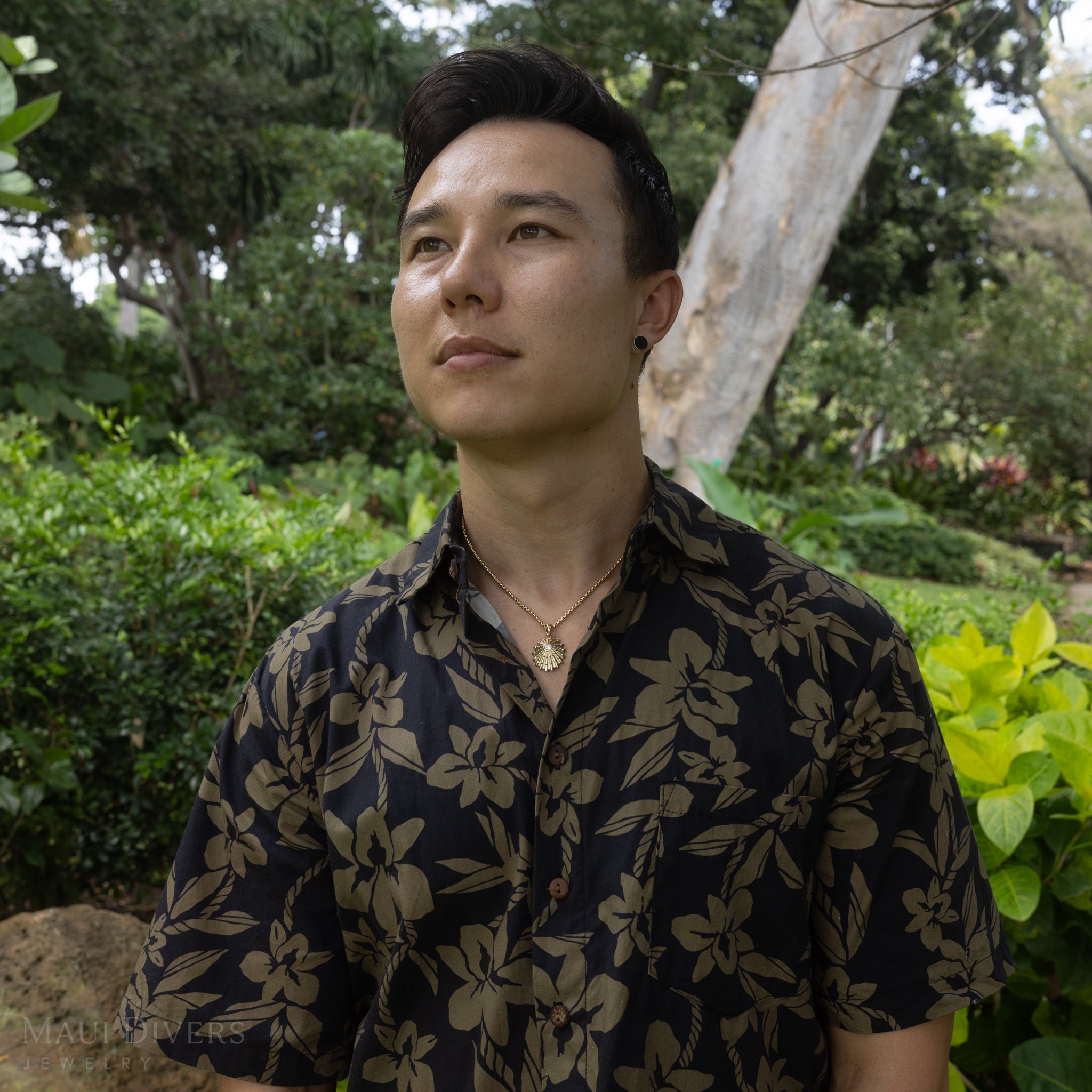 ʻOpihi Pendant in Gold with Lab Grown Diamond - 25mm