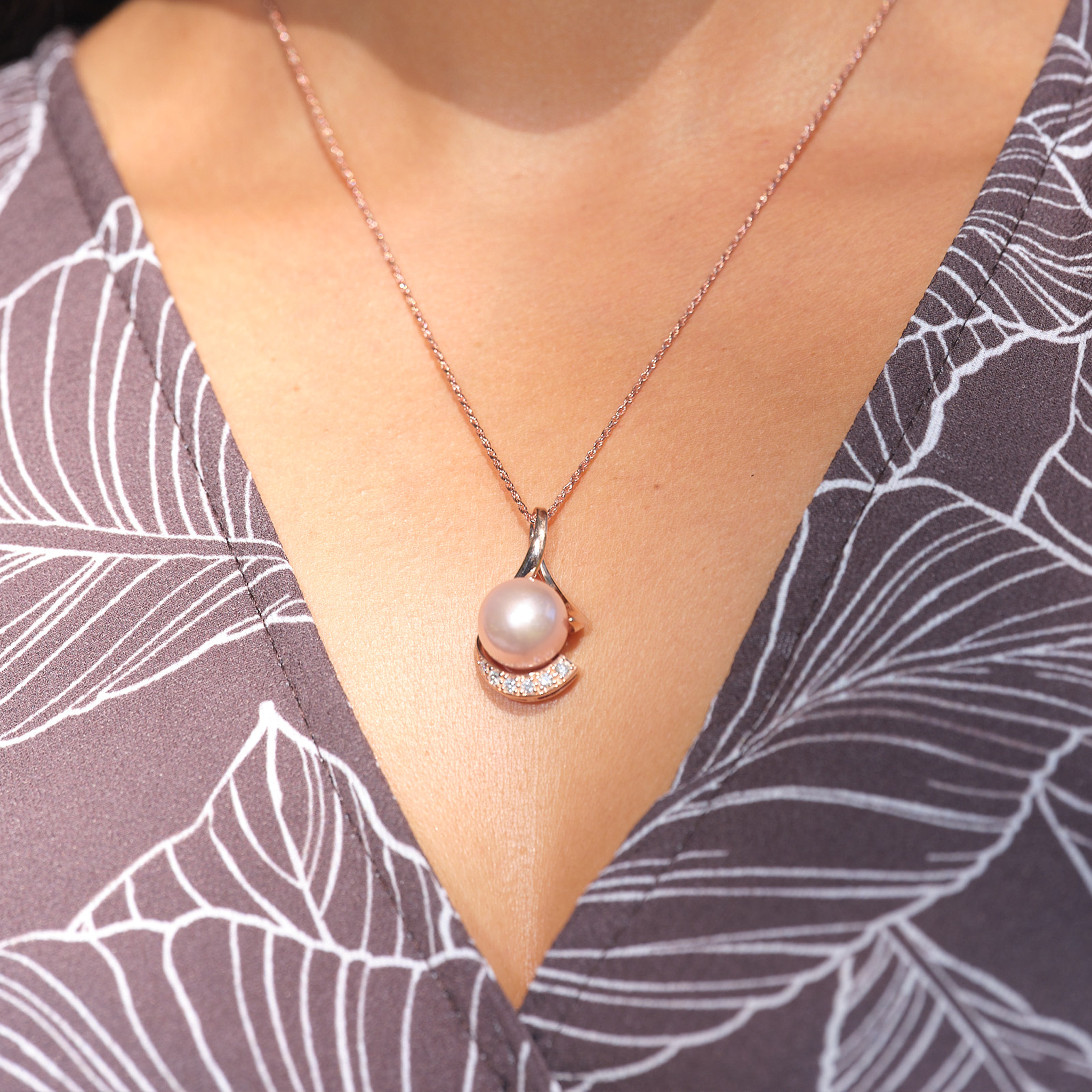 Infinity Lavender Freshwater Pearl Pendant in Rose Gold with Diamonds - 12-13mm