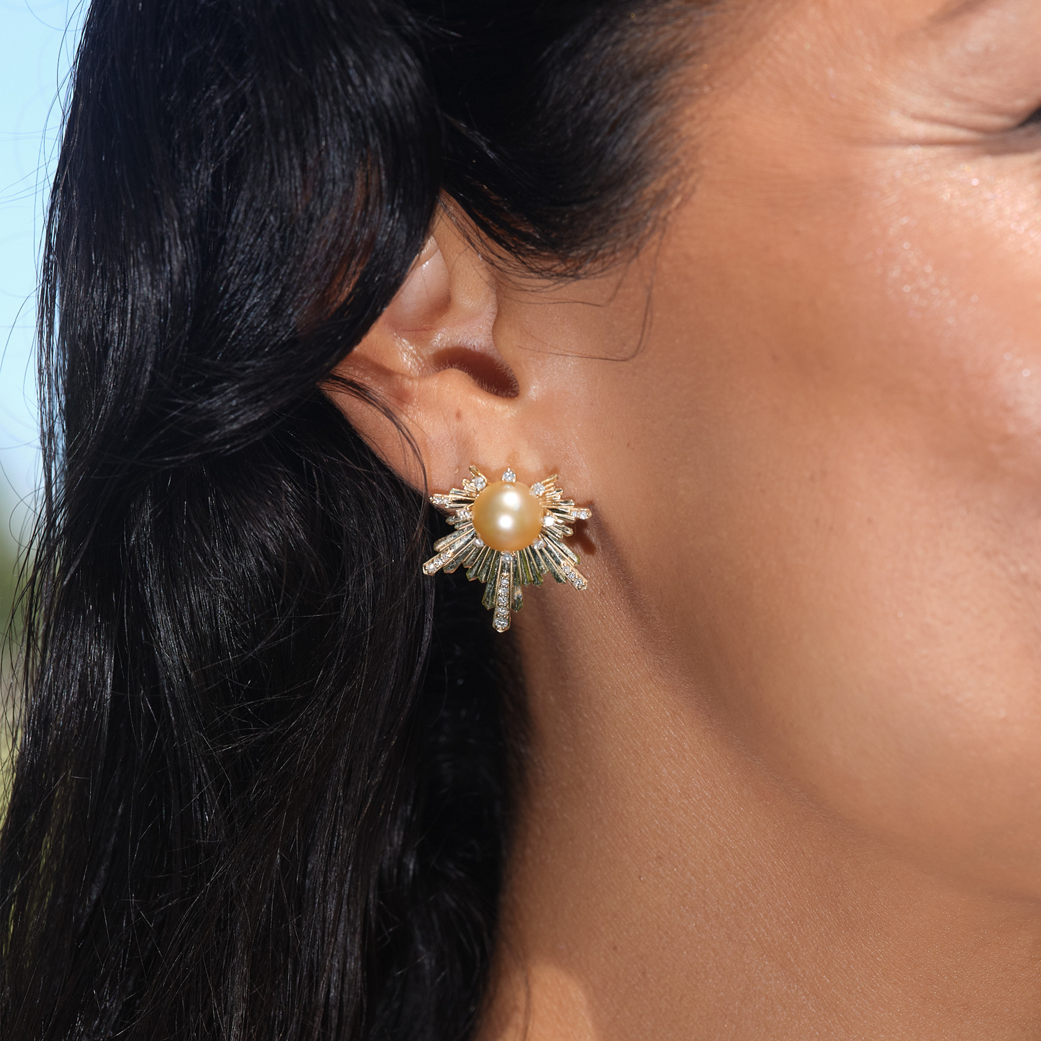 E Hoʻāla South Sea Gold Pearl Earrings in Gold with Diamonds - 23mm