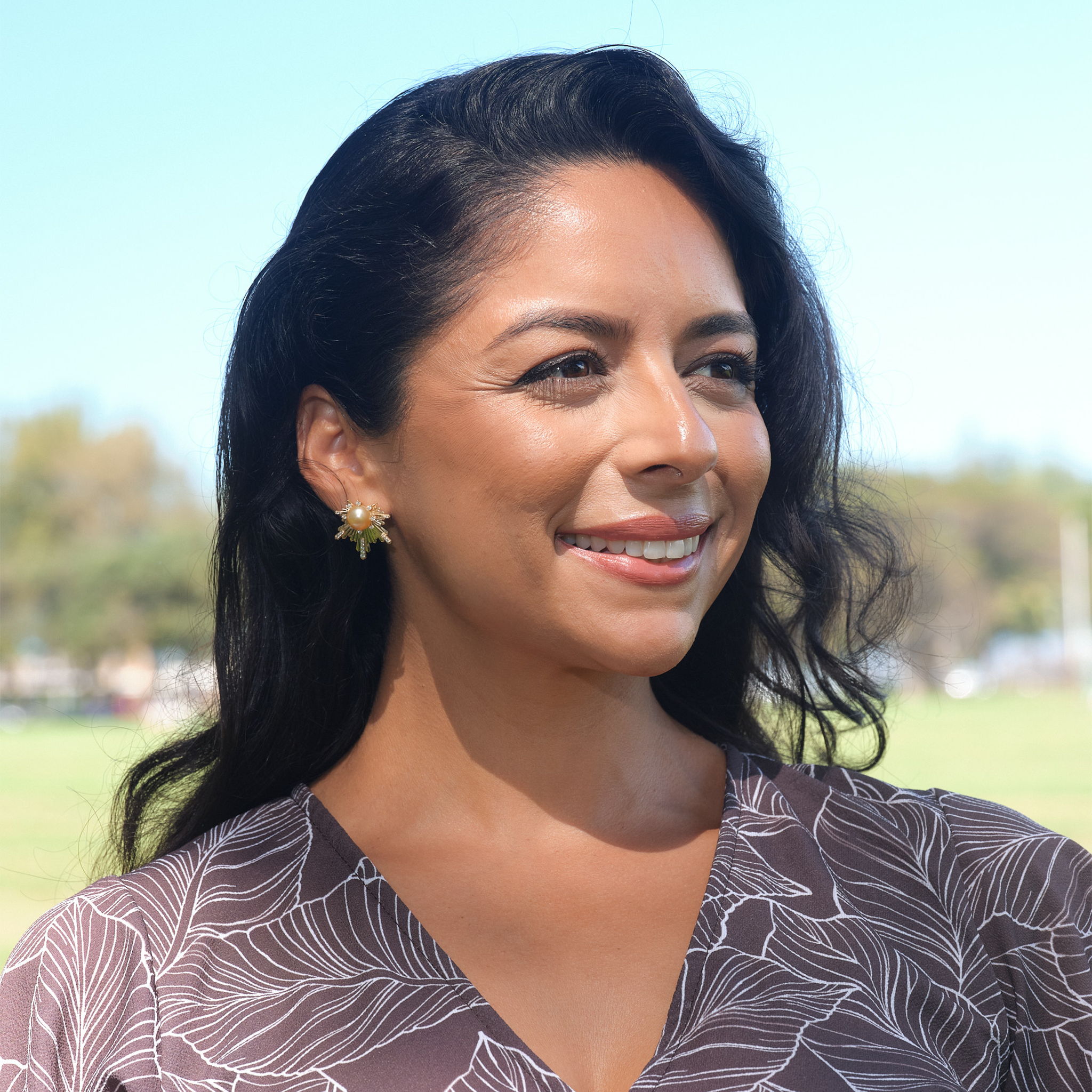 E Hoʻāla South Sea Gold Pearl Earrings in Gold with Diamonds - 23mm