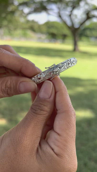 Video of a woman's wrist with a Hawaiian Heirloom Bracelet in Sterling Silver - 8mm-Maui Divers Jewelry