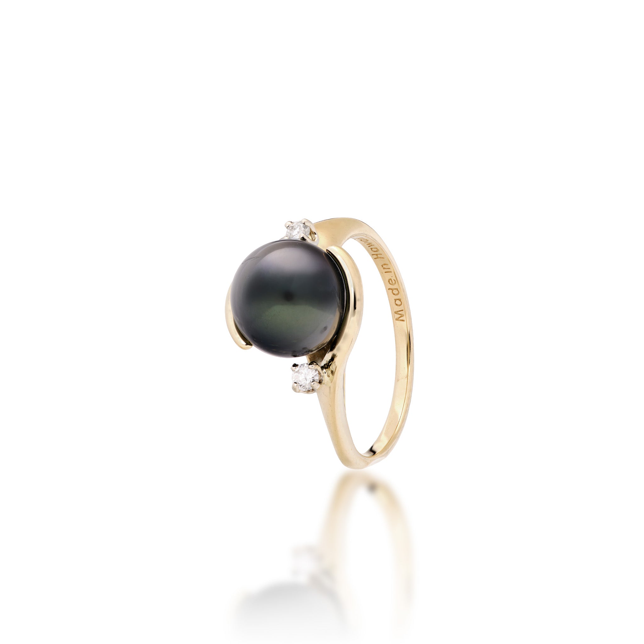 Angle view of the 9-10mm Tahitian Black Pearl Ring in 14k Yellow Gold with Diamonds on a white background