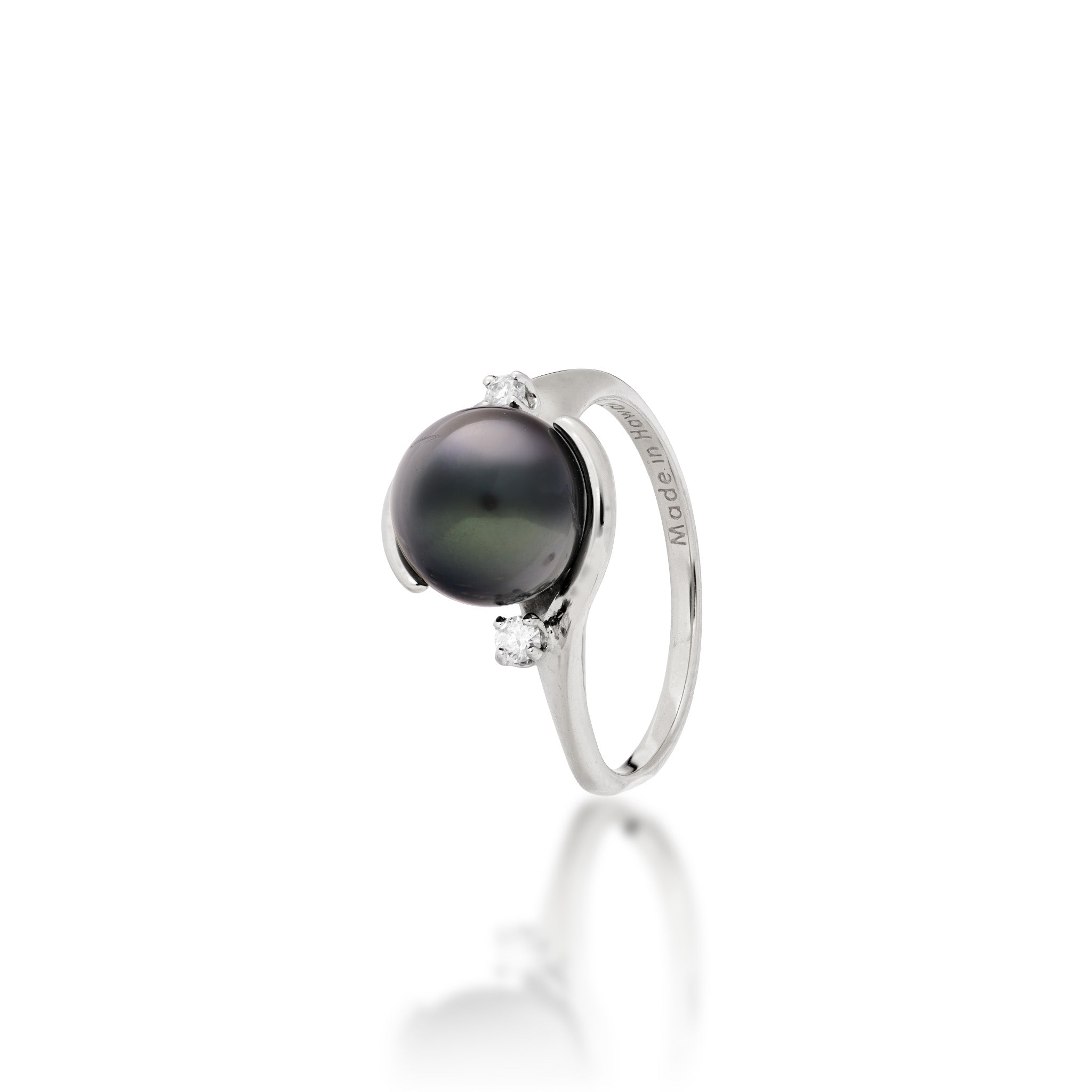 Angle view of the 9-10mm Tahitian Black Pearl Ring in 14k White Gold with Diamonds on a white background
