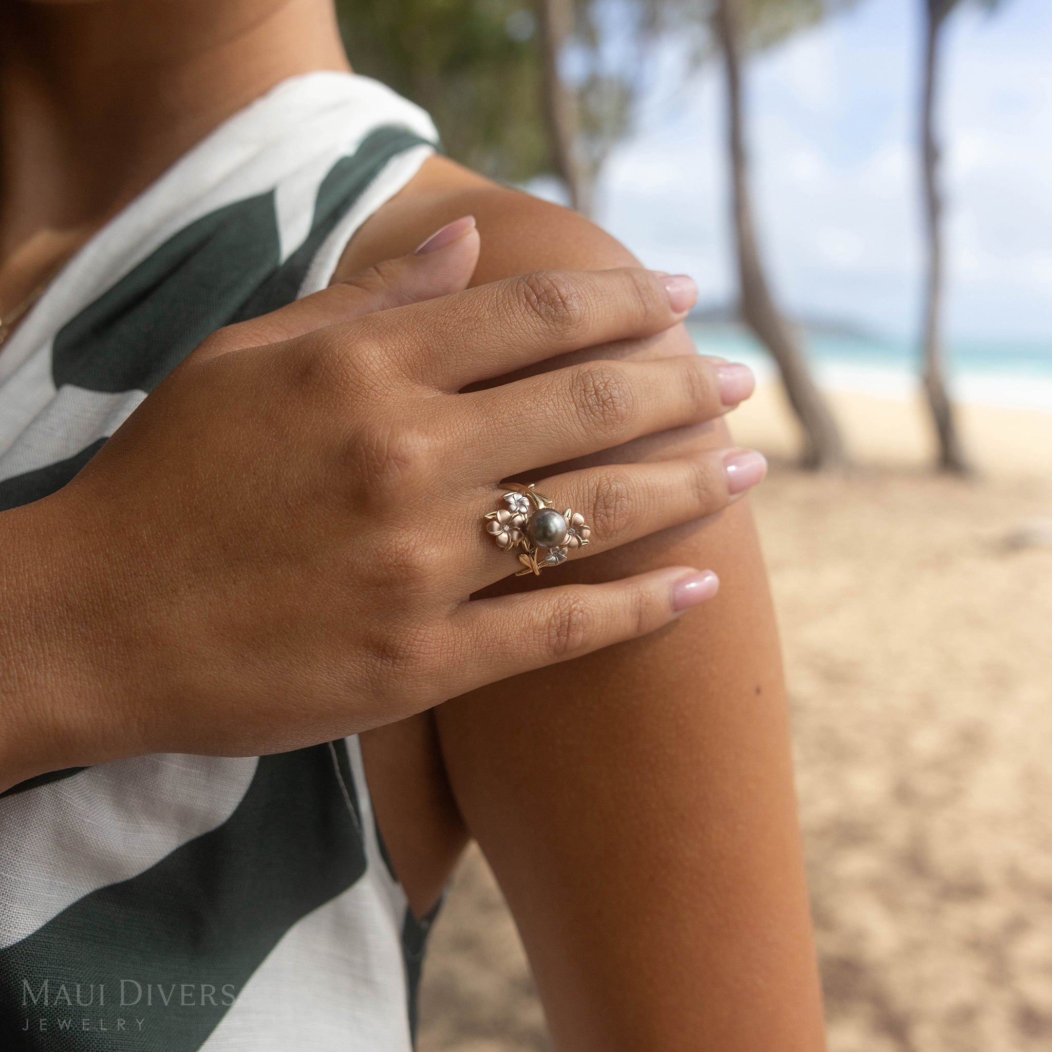 Bloom Plumeria Tahitianブラックパールリングダイヤモンド -  22mm