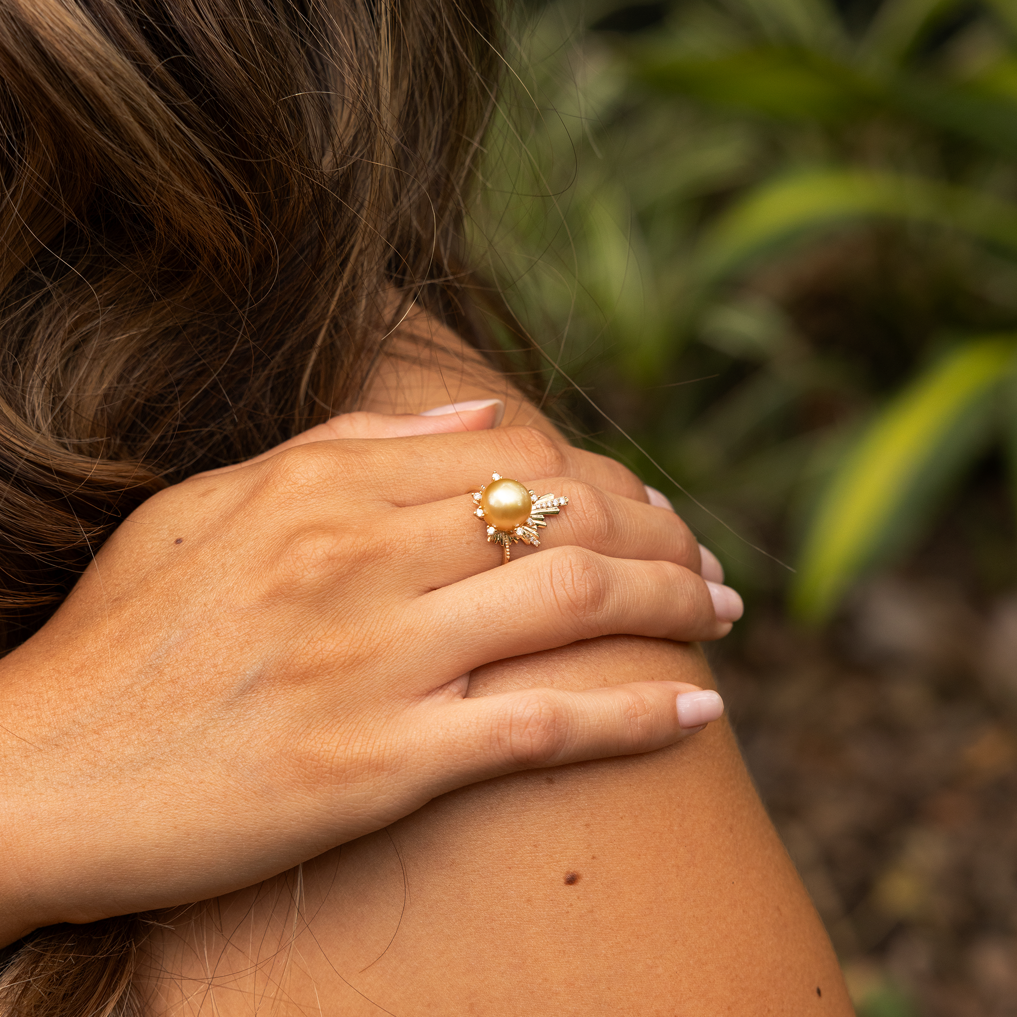 E Hoʻāla South Sea Gold Pearl Ring in Gold mit Diamanten – 21 mm