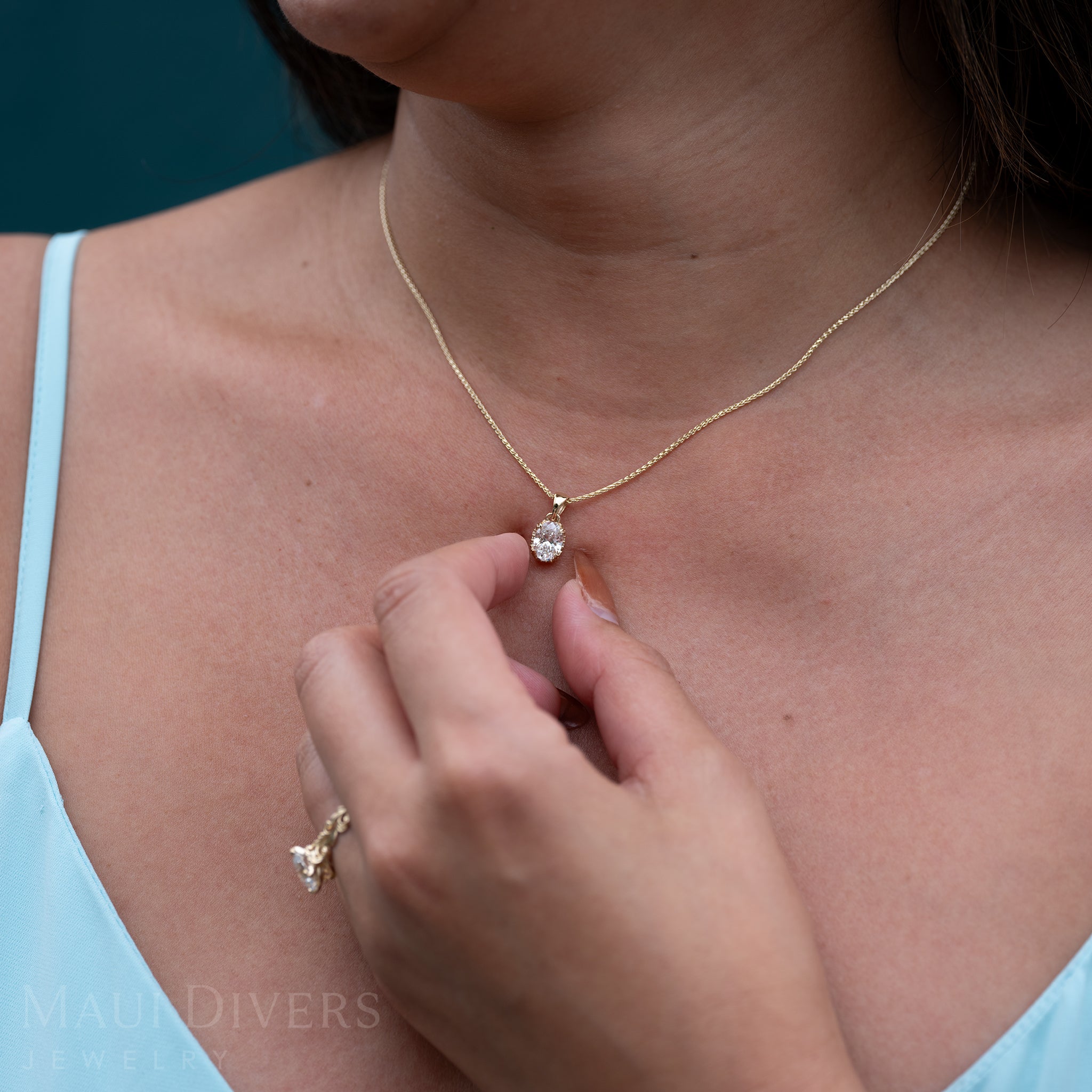 Hidden Hawaiʻi Maile Lab Grown Diamond Pendant in Gold - 8mm