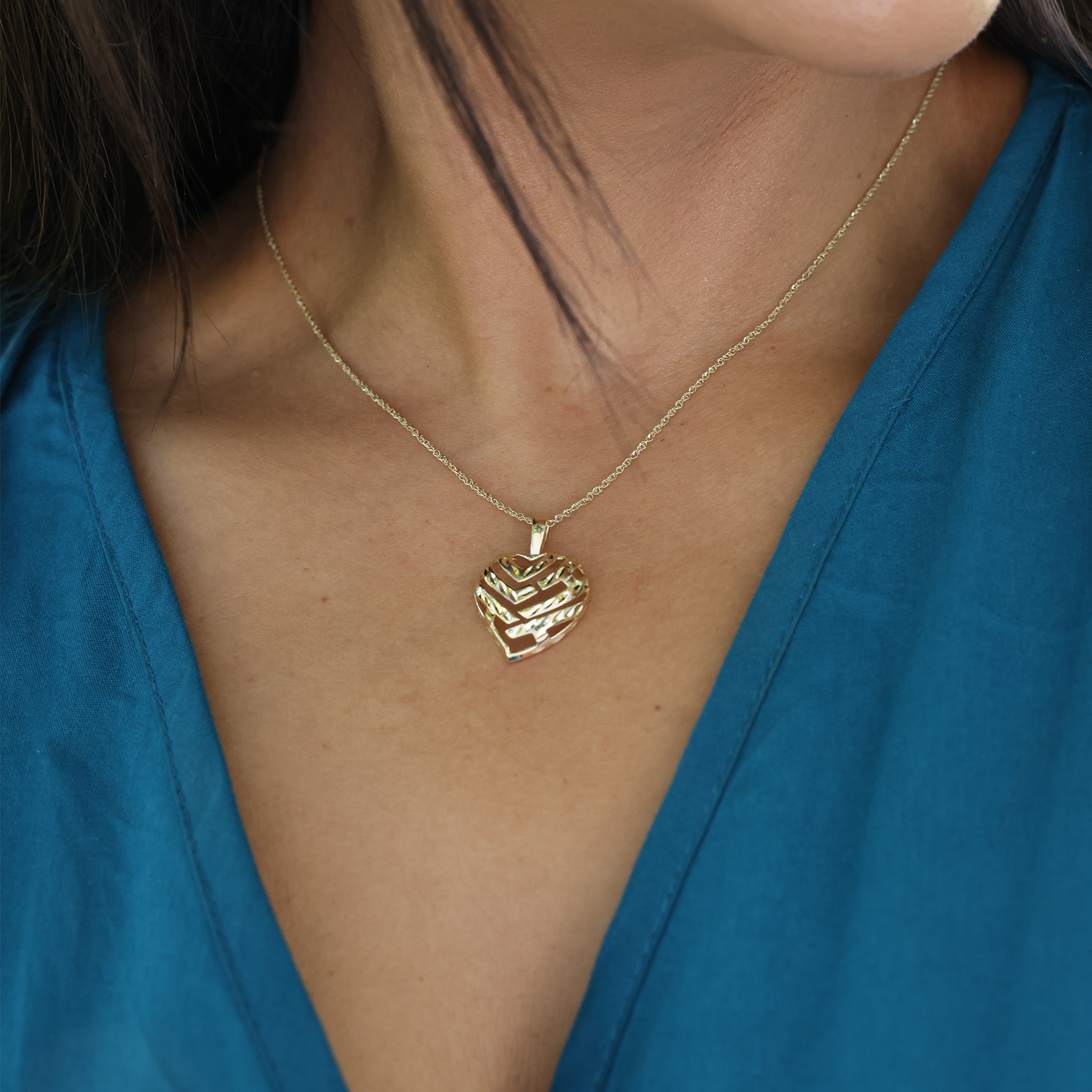 Aloha Heart Pendant in Gold  -  18mm