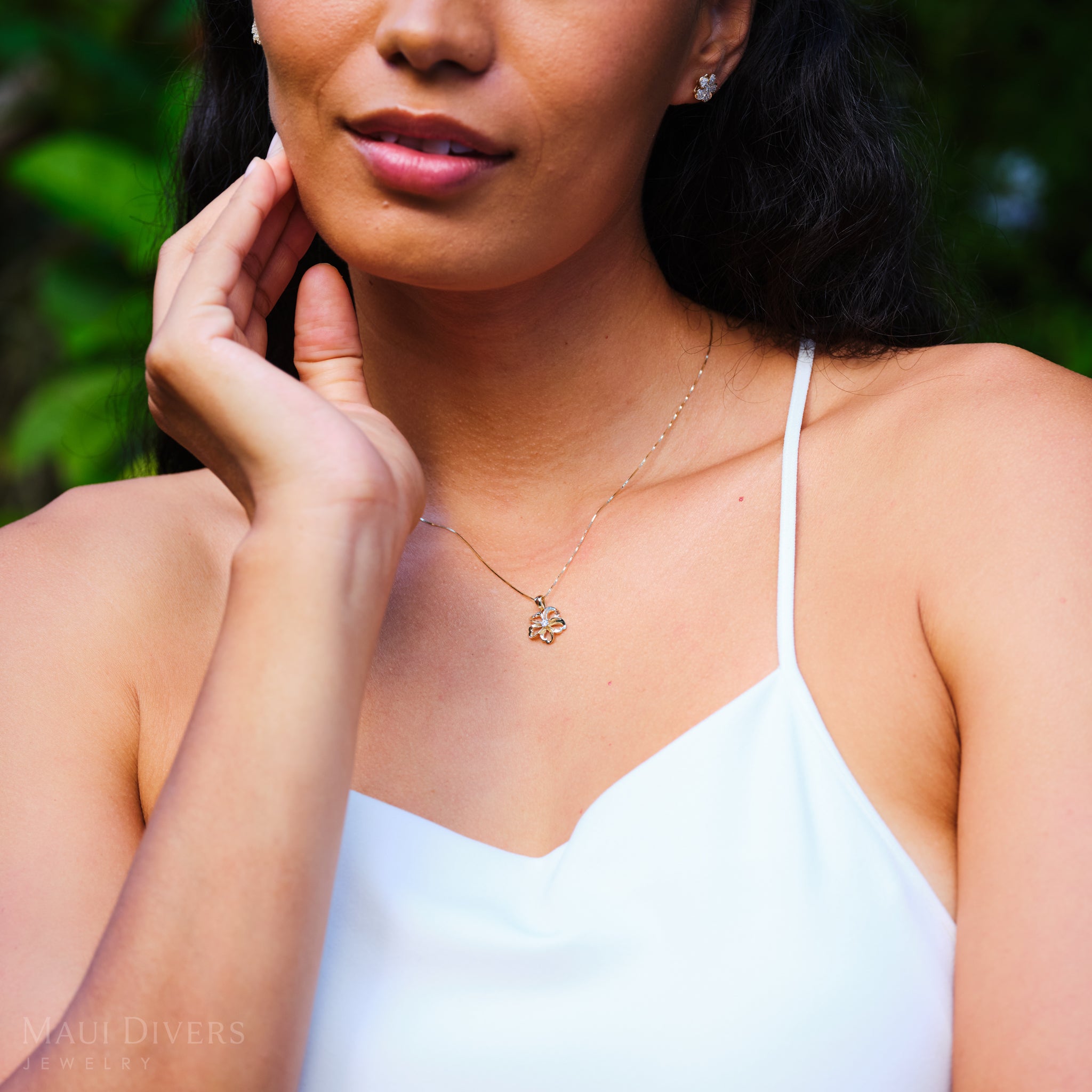 18" Plumeria-Anhänger/Halskette in Gold mit Diamant – 14 mm