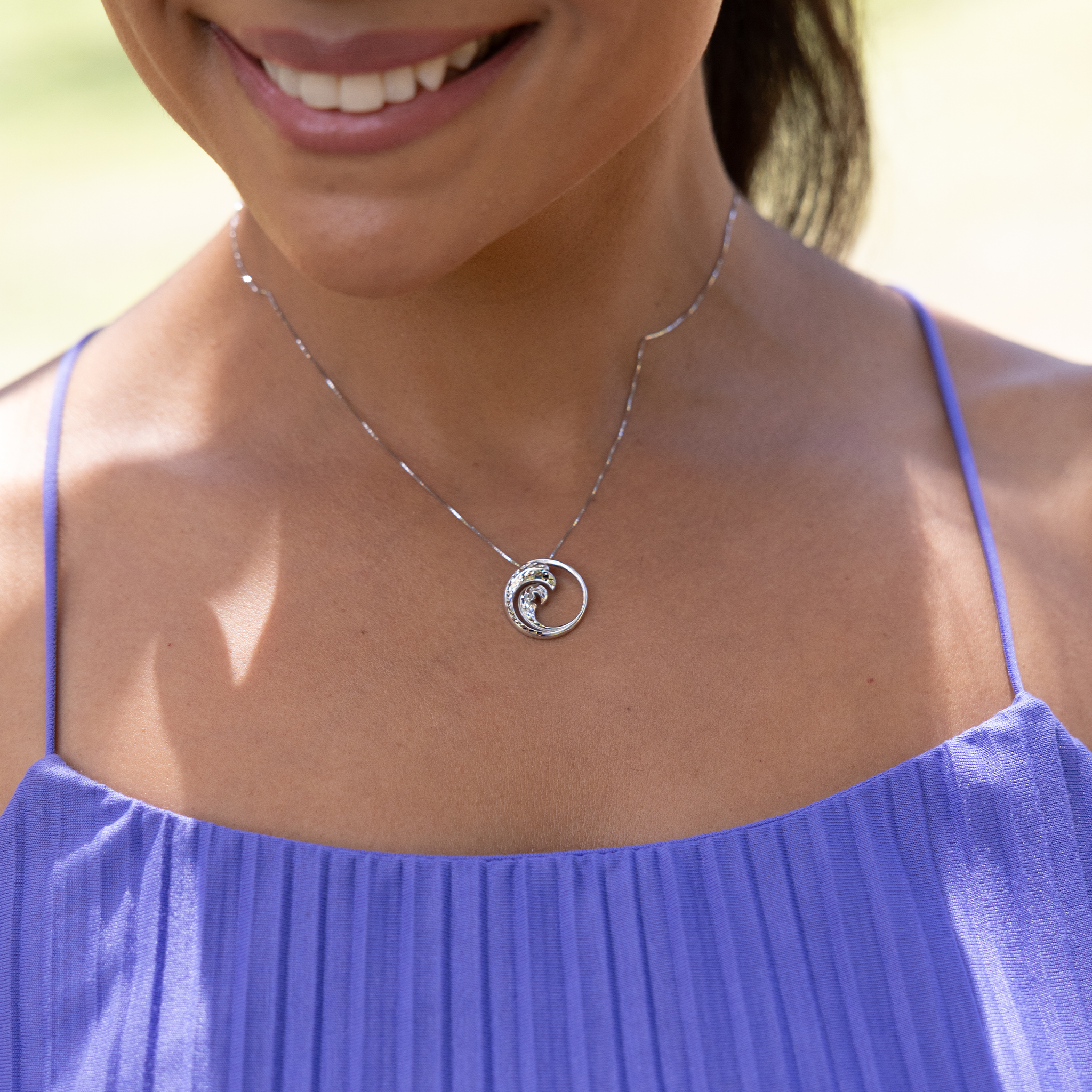 Nalu Pendant in White Gold  -  18mm